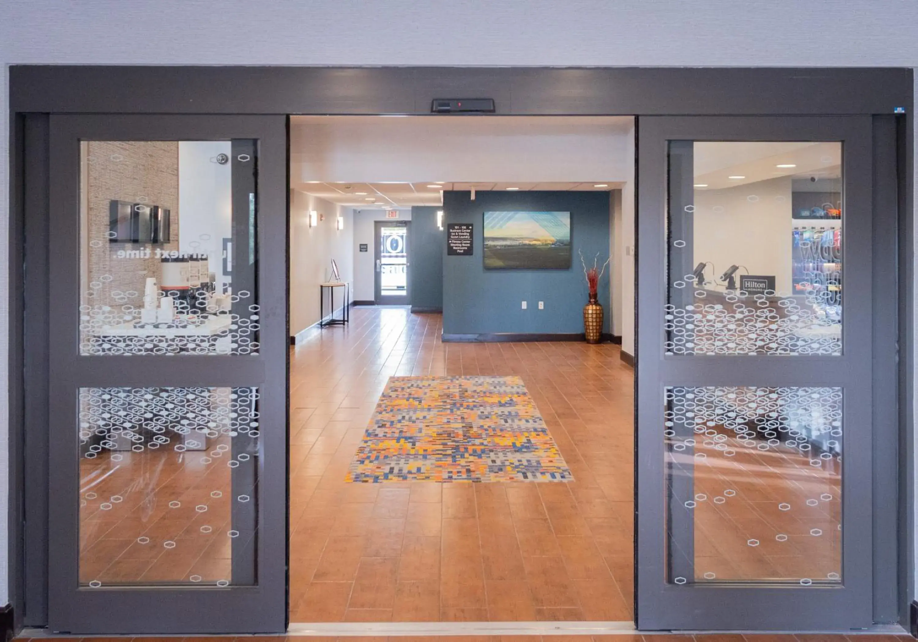 Facade/entrance in Hampton Inn & Suites by Hilton Seattle/Kent Facade/entrance in Hampton Inn & Suites by Hilton Seattle/Kent