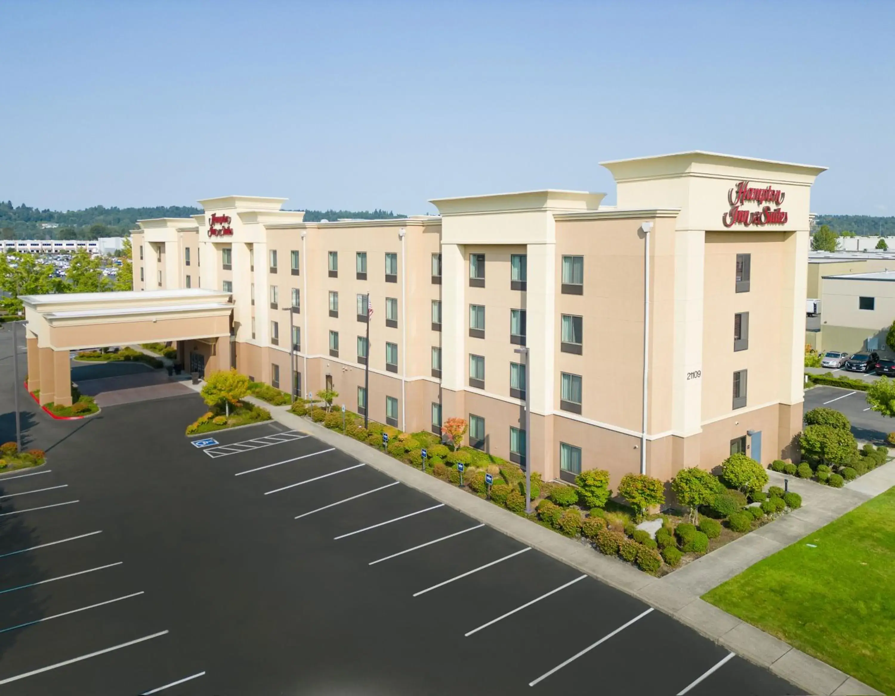 Property building in Hampton Inn & Suites by Hilton Seattle/Kent Property building in Hampton Inn & Suites by Hilton Seattle/Kent