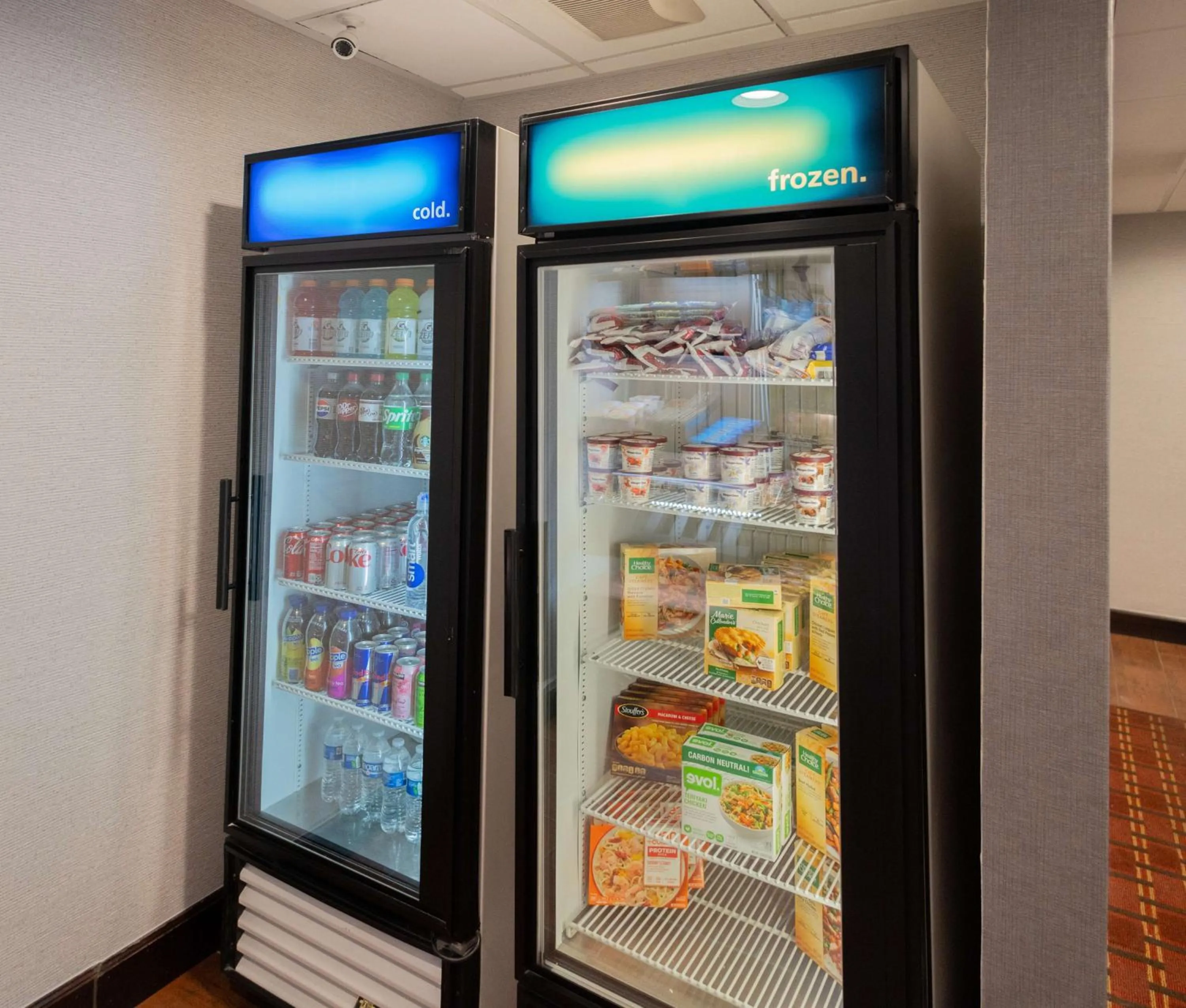 Restaurant/places to eat in Hampton Inn & Suites by Hilton Seattle/Kent