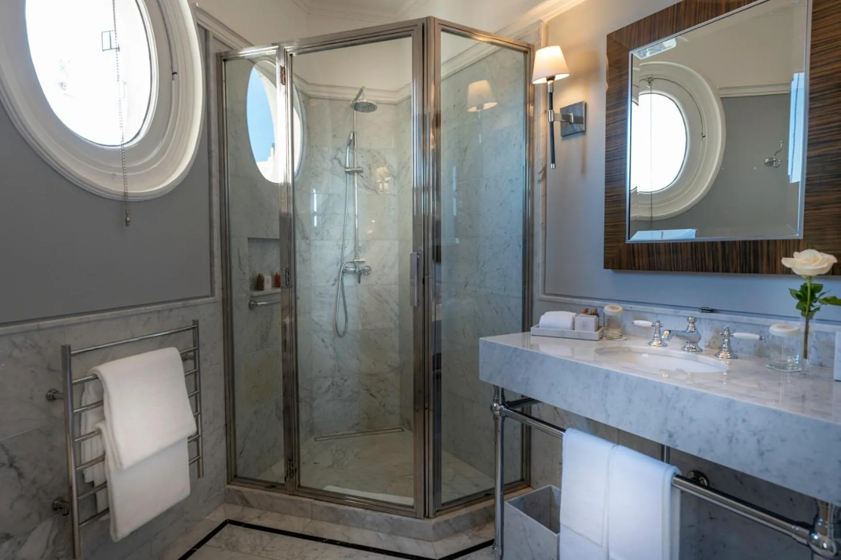 Shower in Alvear Palace Hotel - Leading Hotels of the World