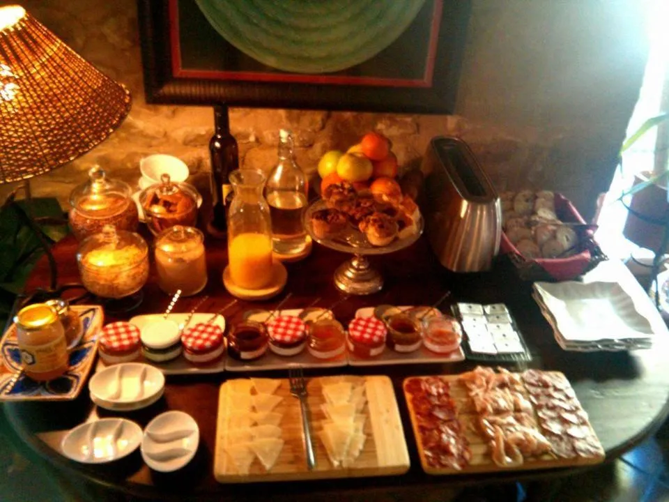 Food and drinks in El Corral De Concilio