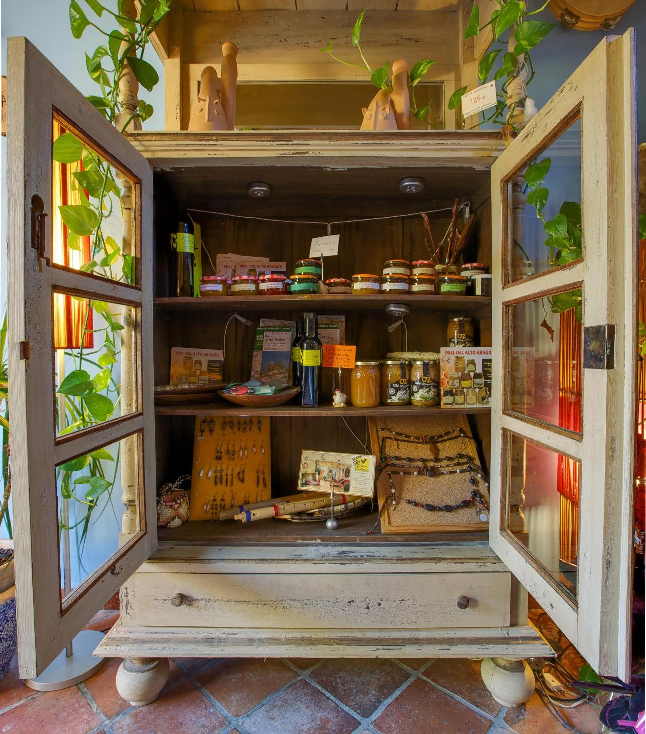 On-site shops in El Corral De Concilio