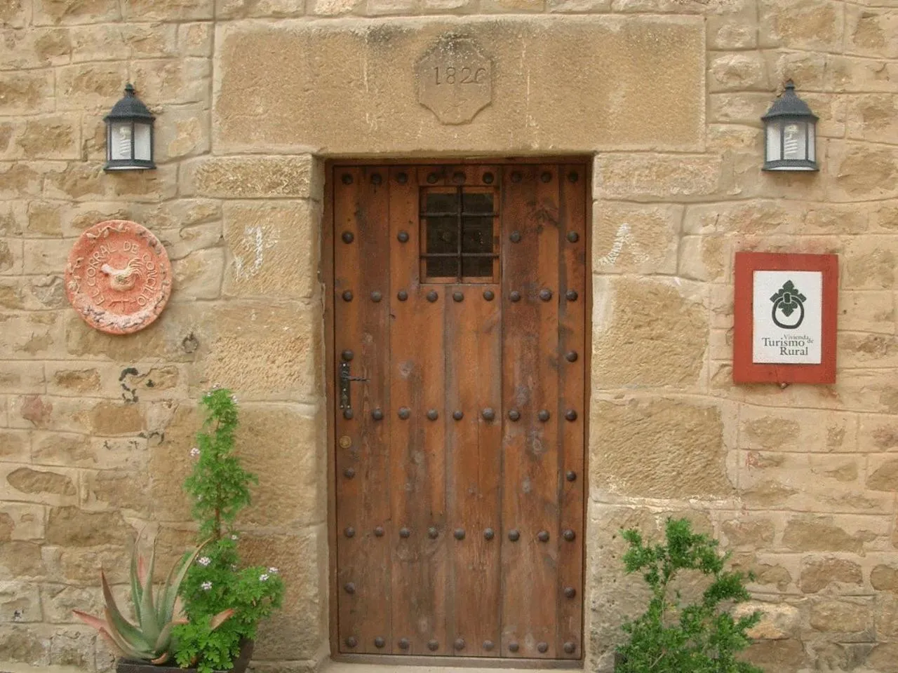 Facade/entrance in El Corral De Concilio