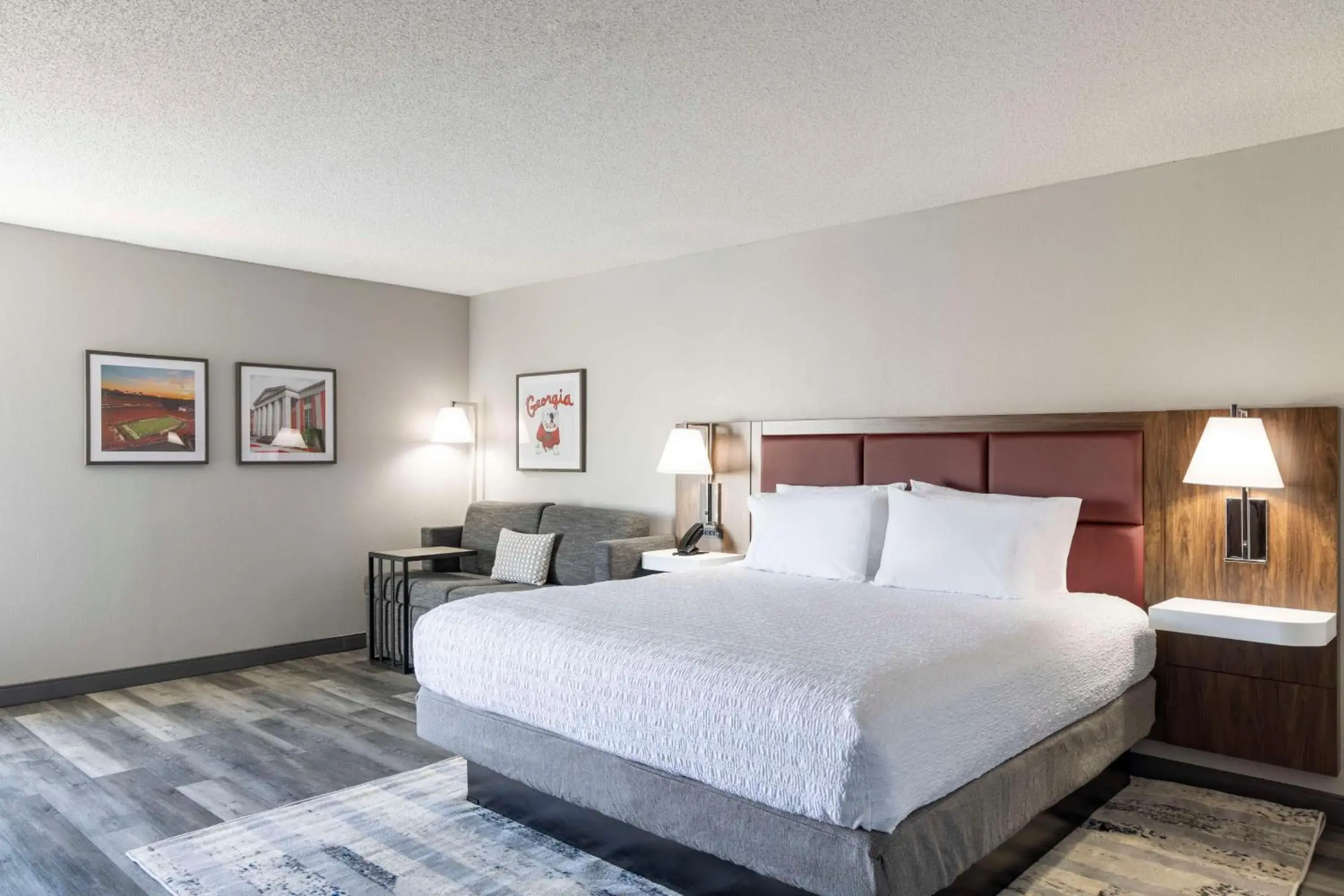 Living room, Bed in Hampton Inn Athens Living room, Bed in Hampton Inn Athens
