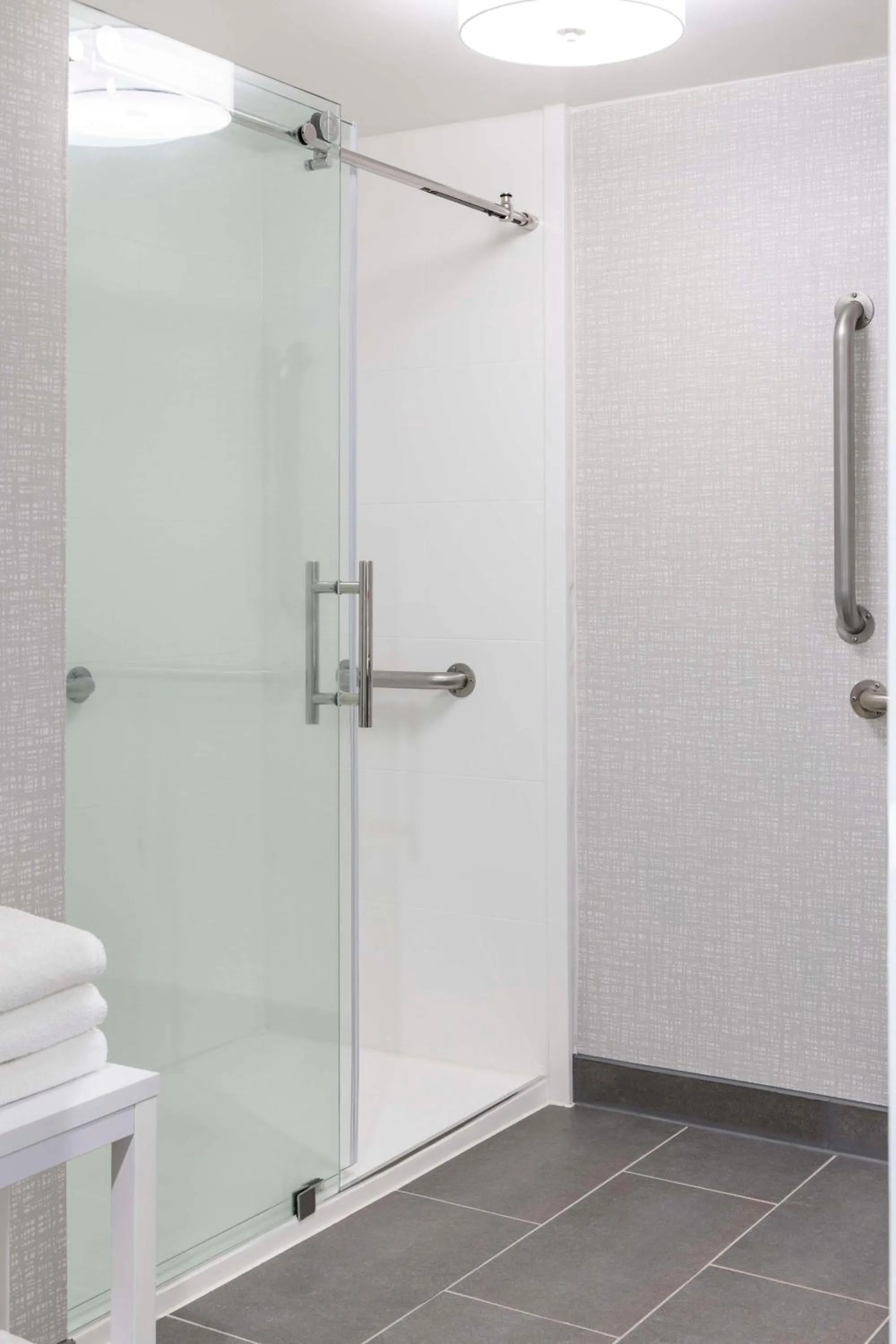 Bathroom in Hampton Inn Athens