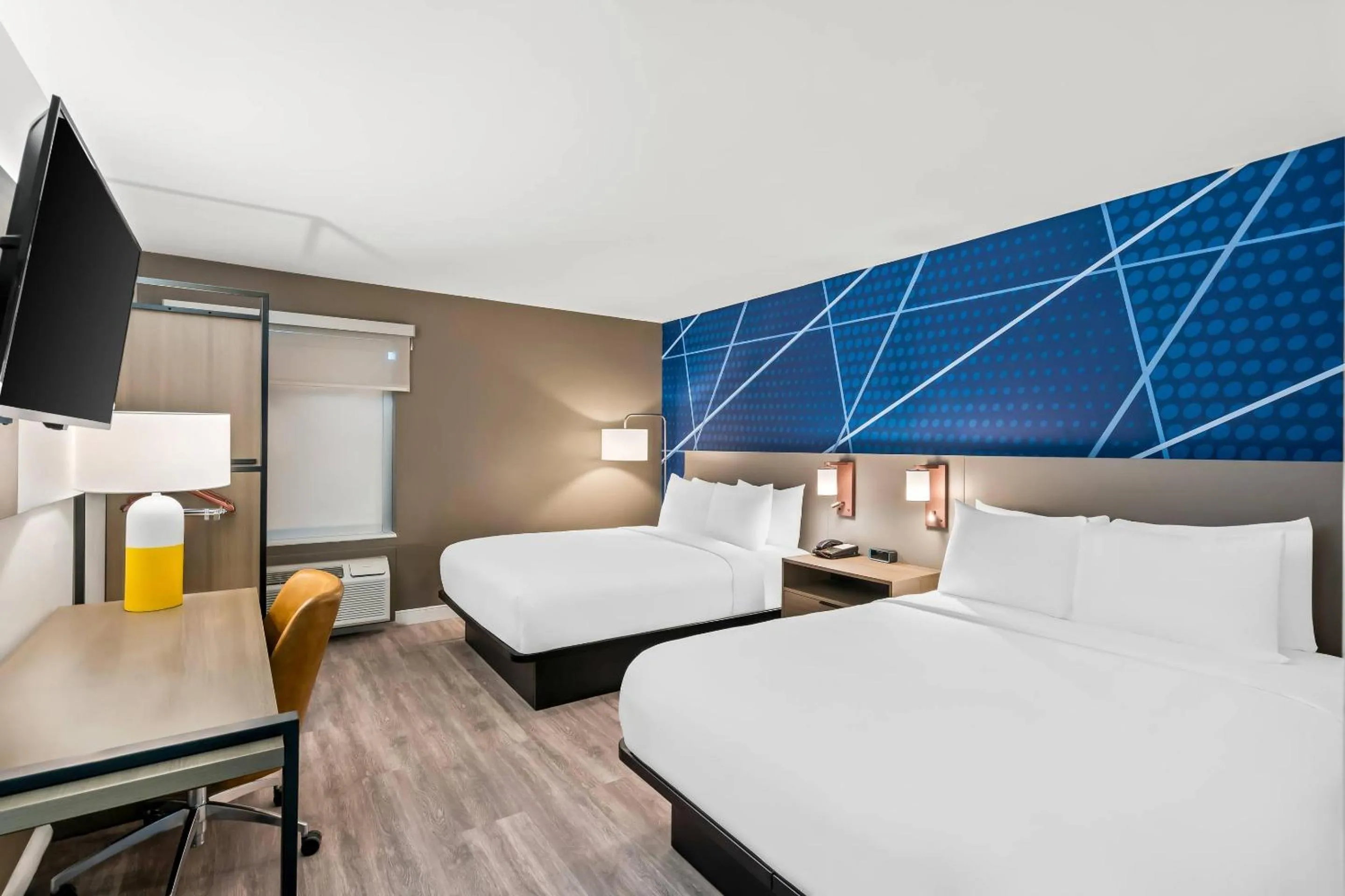 Bedroom, Bed in Comfort Inn & Suites Salt Lake City I-80 I-15 Downtown