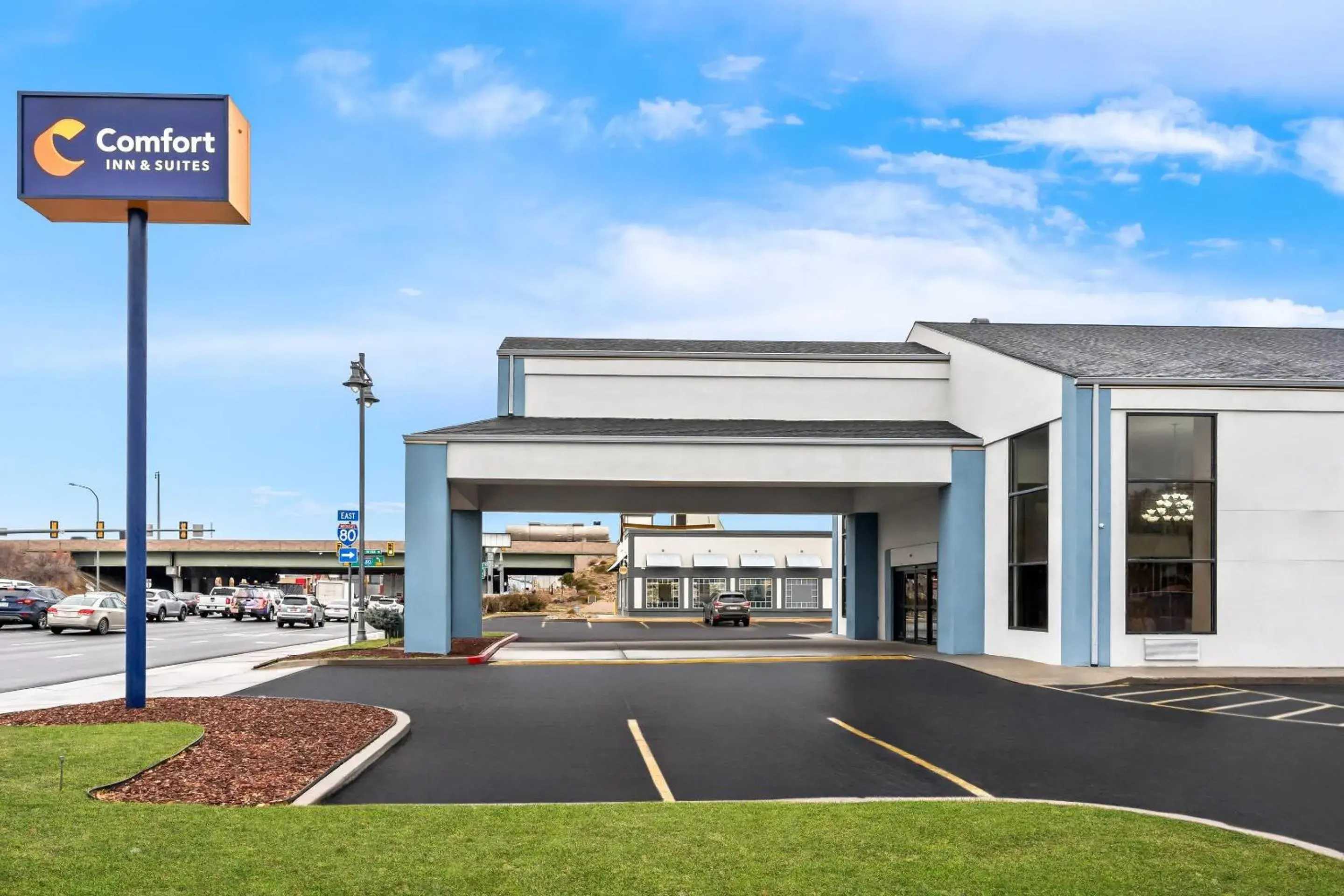 Property building in Comfort Inn & Suites Salt Lake City I-80 I-15 Downtown Property building in Comfort Inn & Suites Salt Lake City I-80 I-15 Downtown