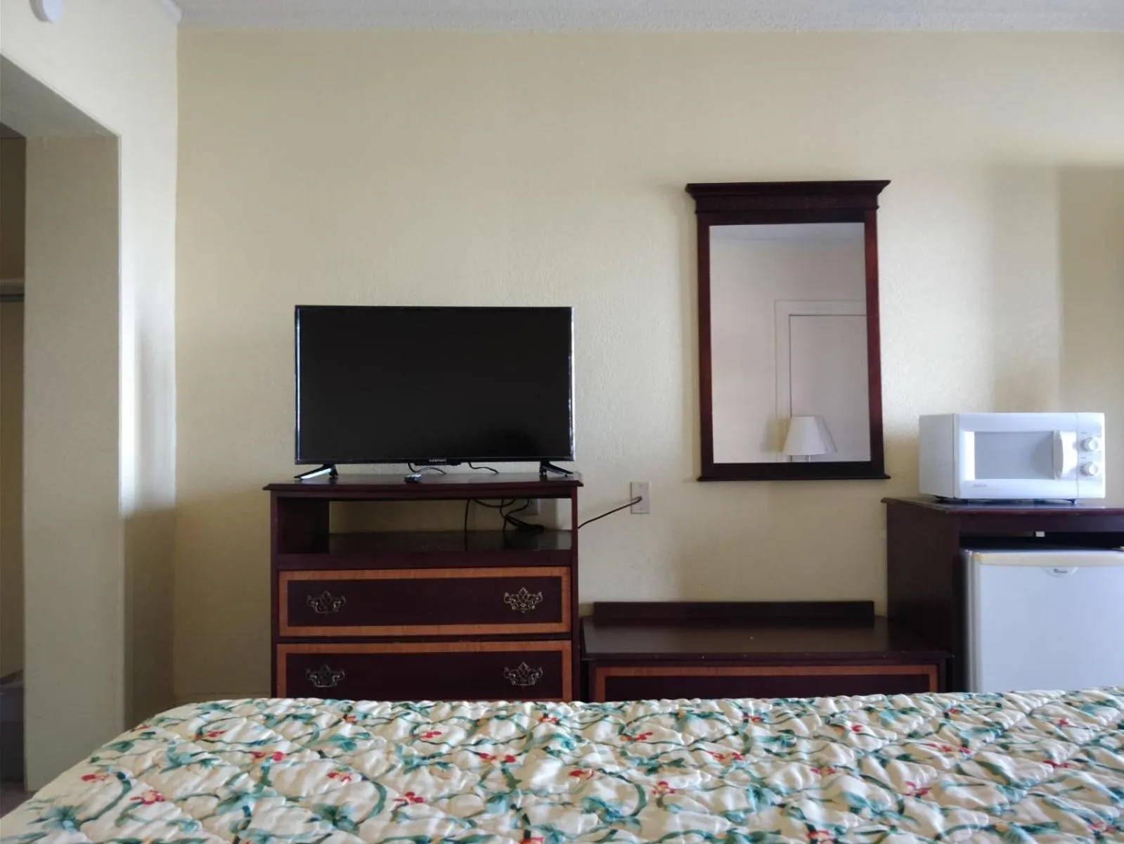 TV and multimedia in Ross Motel