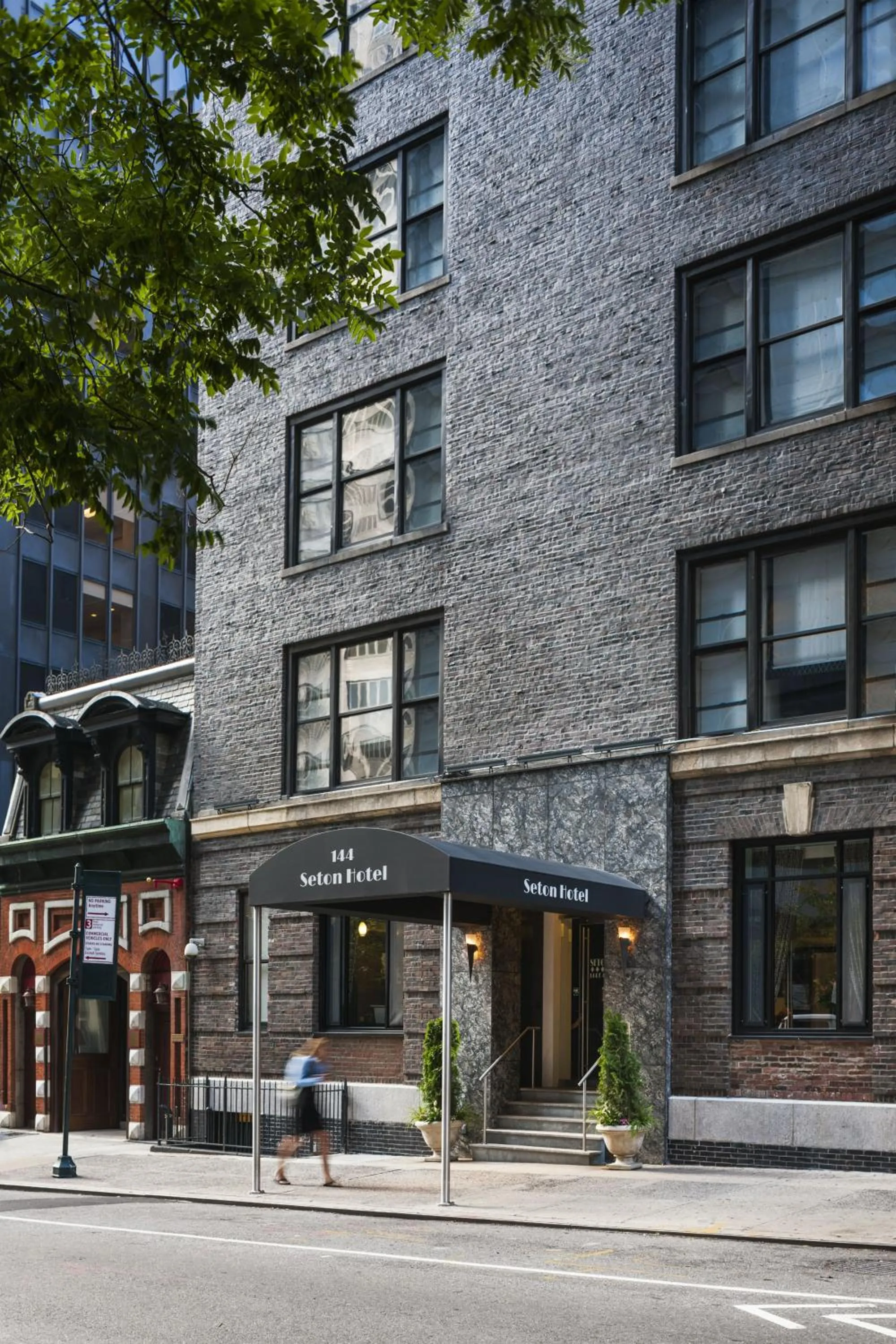 Facade/entrance, Property Building in Seton Hotel