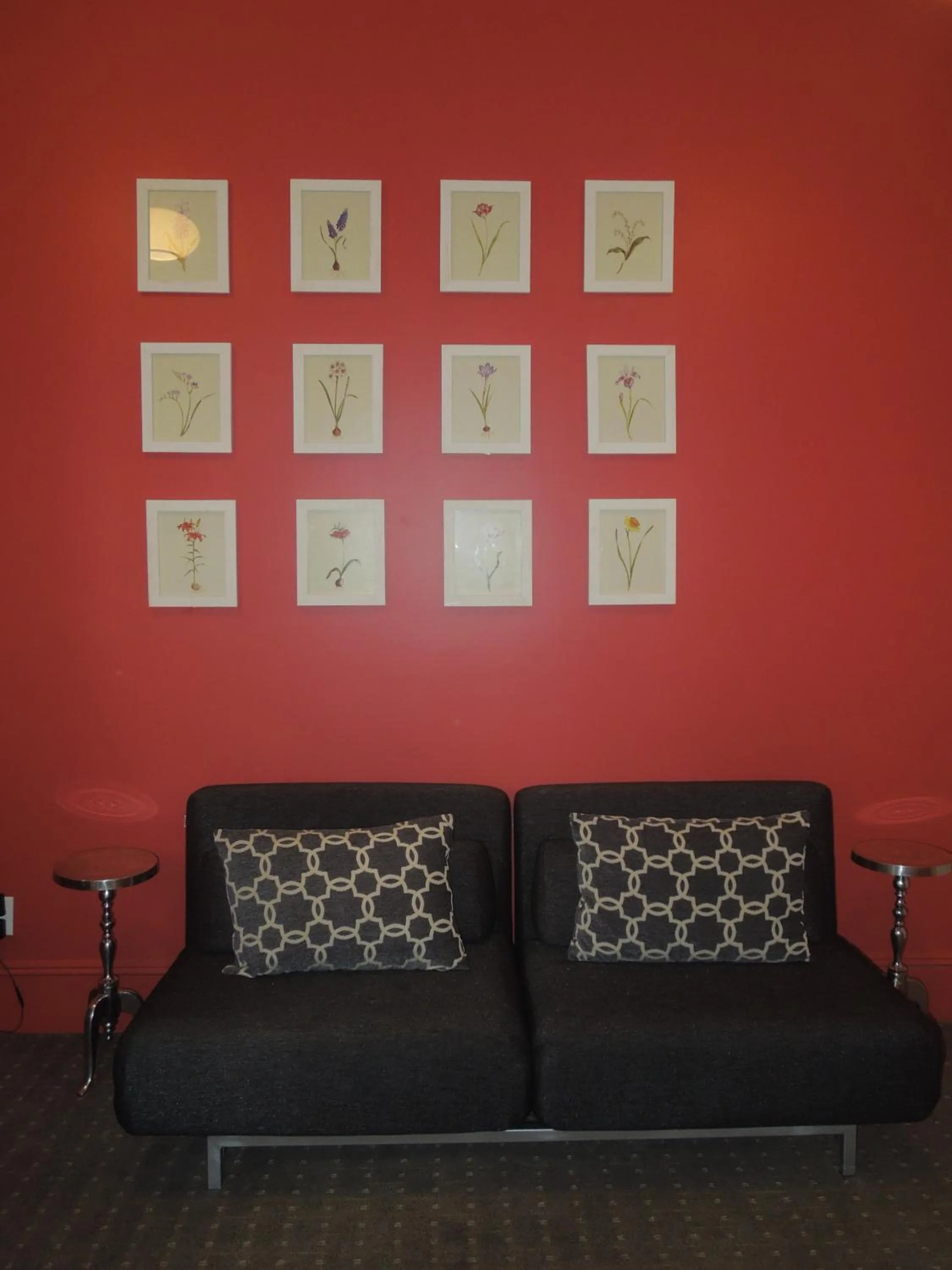 Seating Area in Seton Hotel