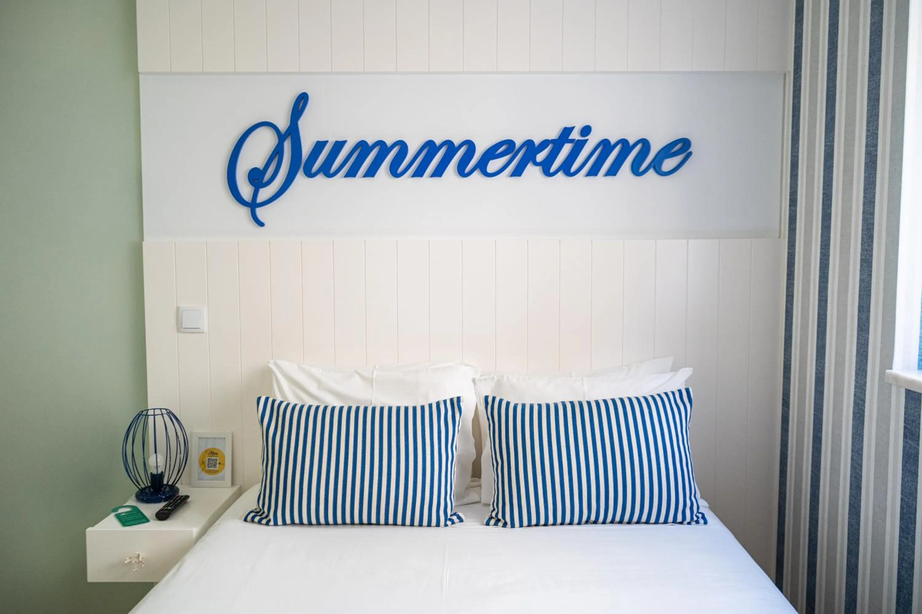 Bed in By the Sea - Nazaré