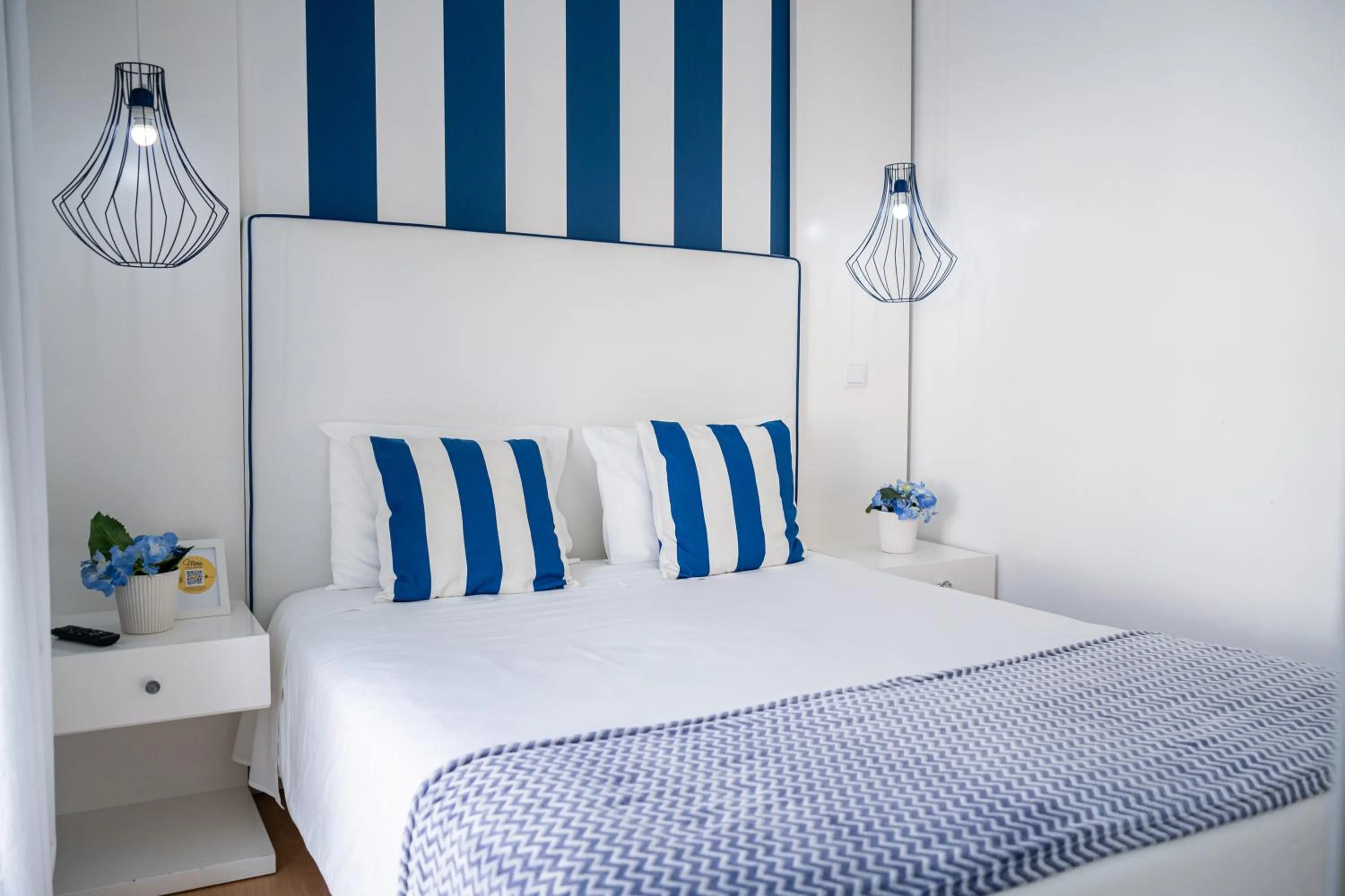 Bed in By the Sea - Nazaré