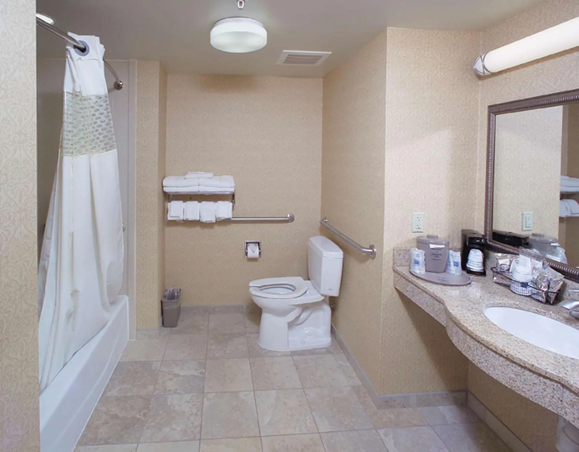 Bathroom in Hampton Inn Schenectady Downtown