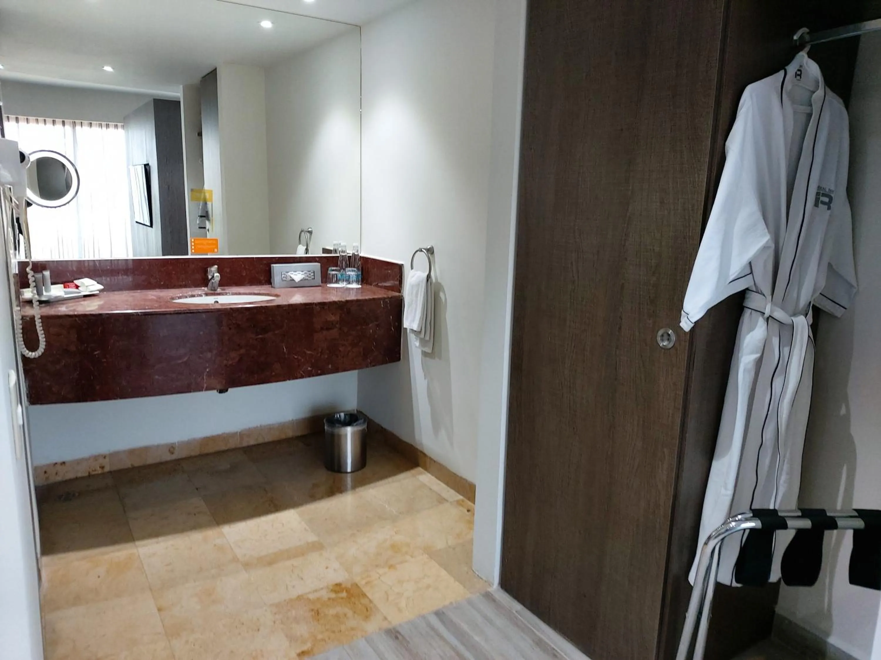 Bathroom in Real Inn Perinorte