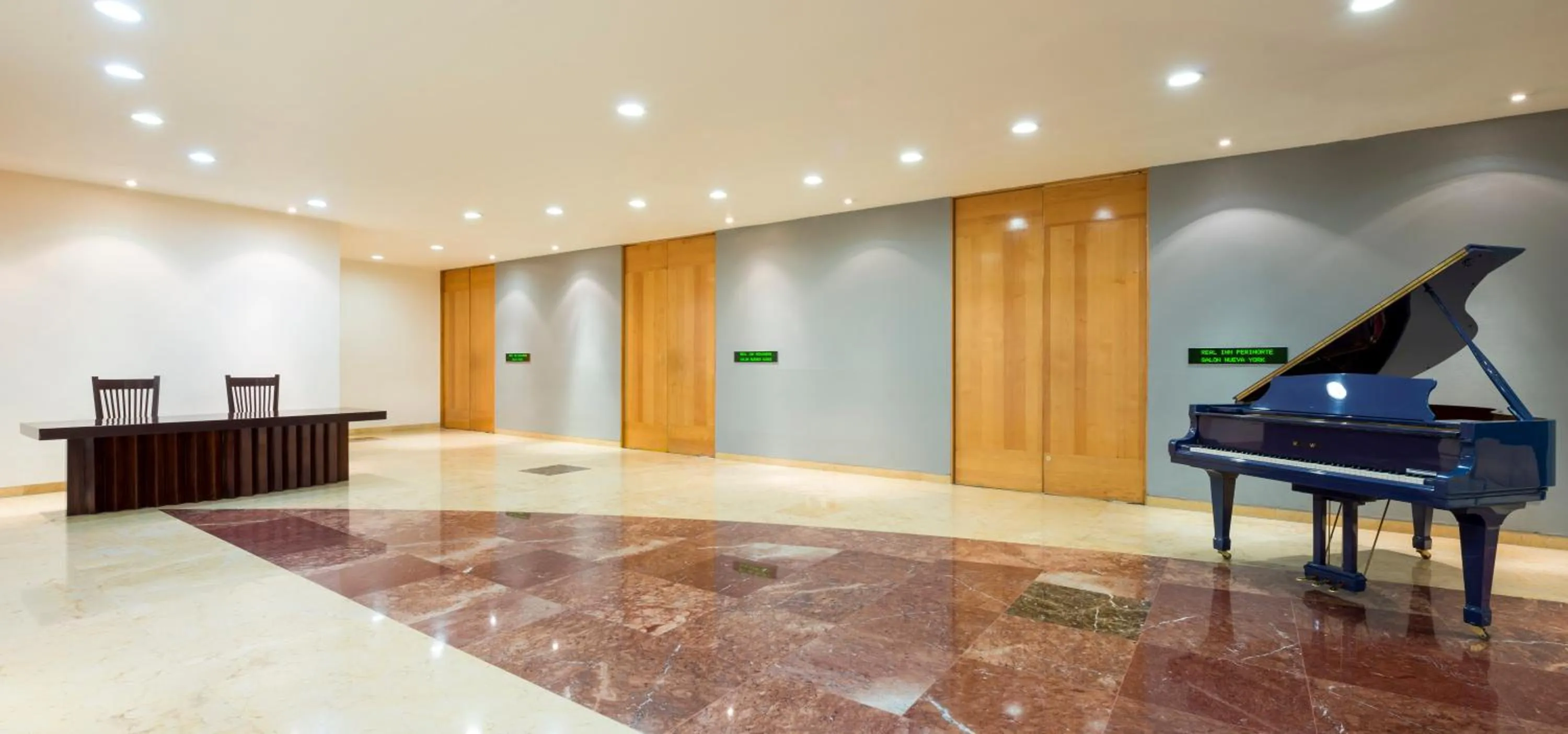 Meeting/conference room in Real Inn Perinorte