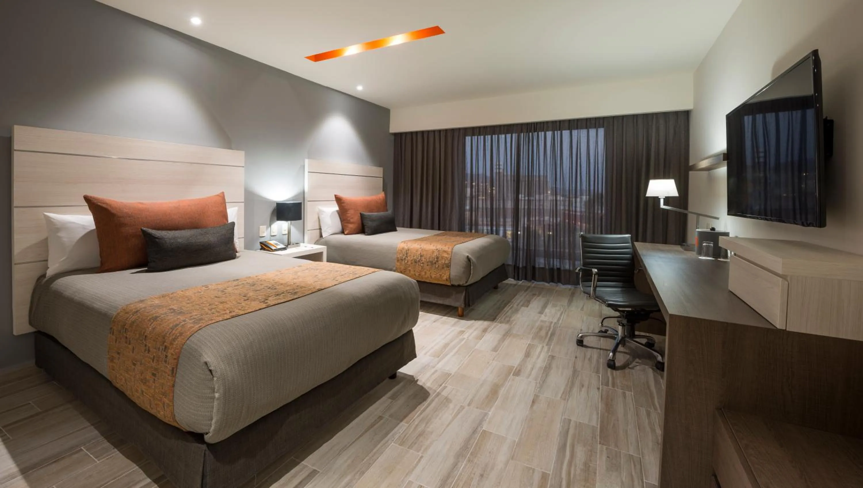 Photo of the whole room, Bed in Real Inn Perinorte