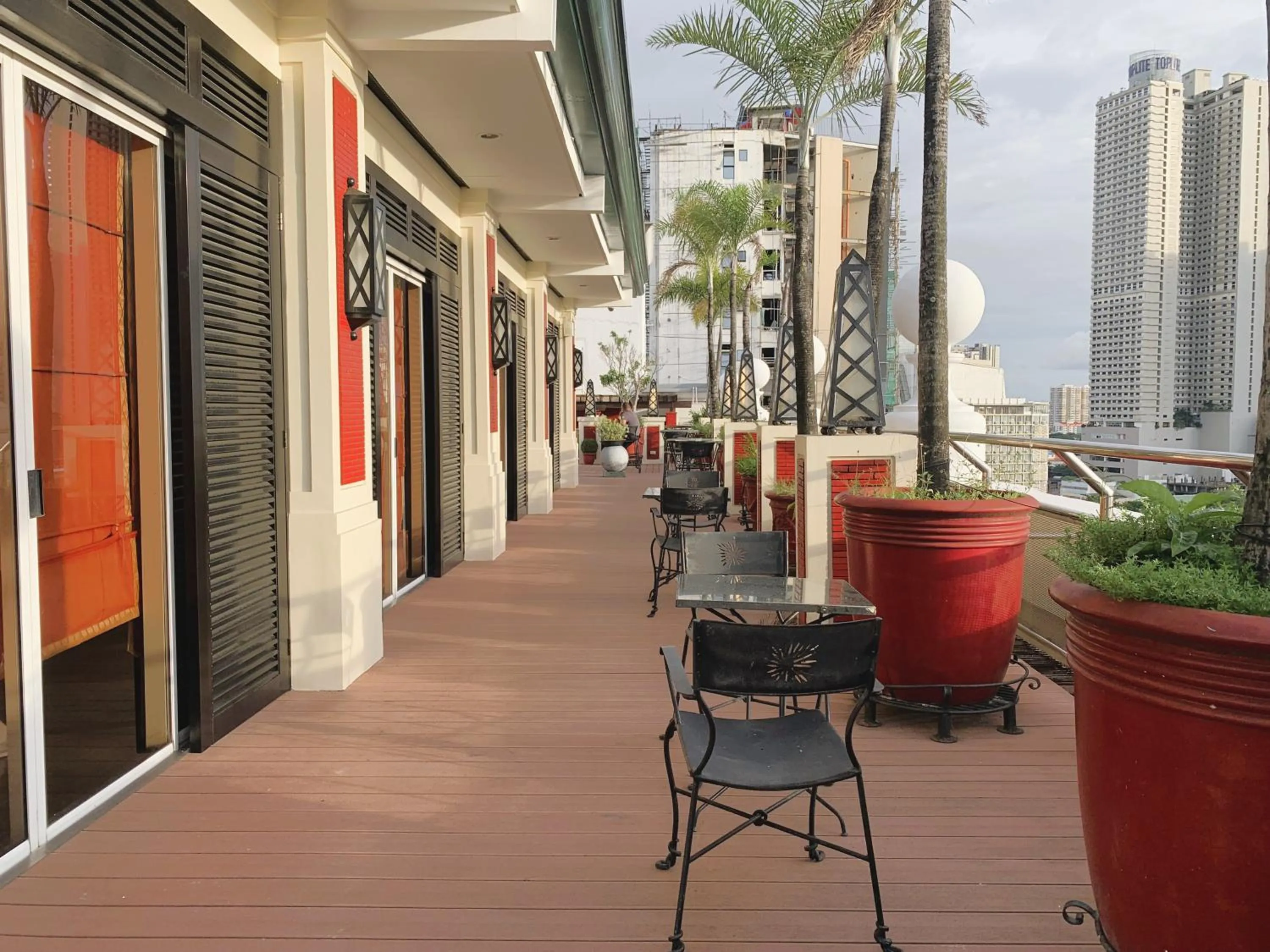 Restaurant/places to eat in Hotel Benilde Maison De La Salle