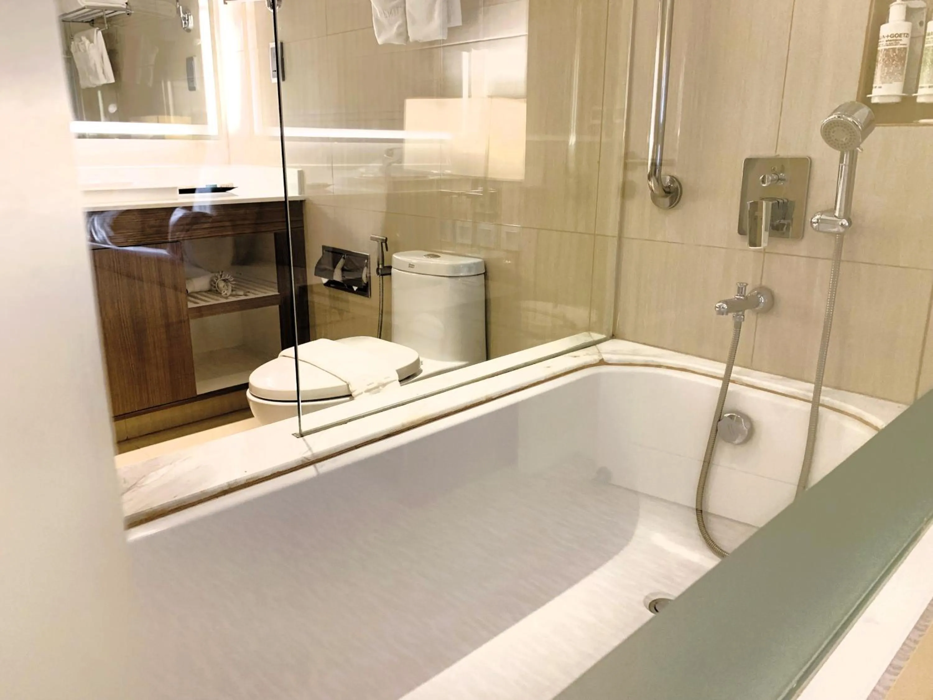 Bath in Hotel Benilde Maison De La Salle