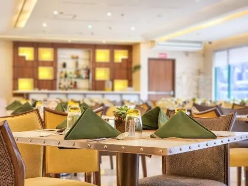 Restaurant/places to eat in Hotel Benilde Maison De La Salle