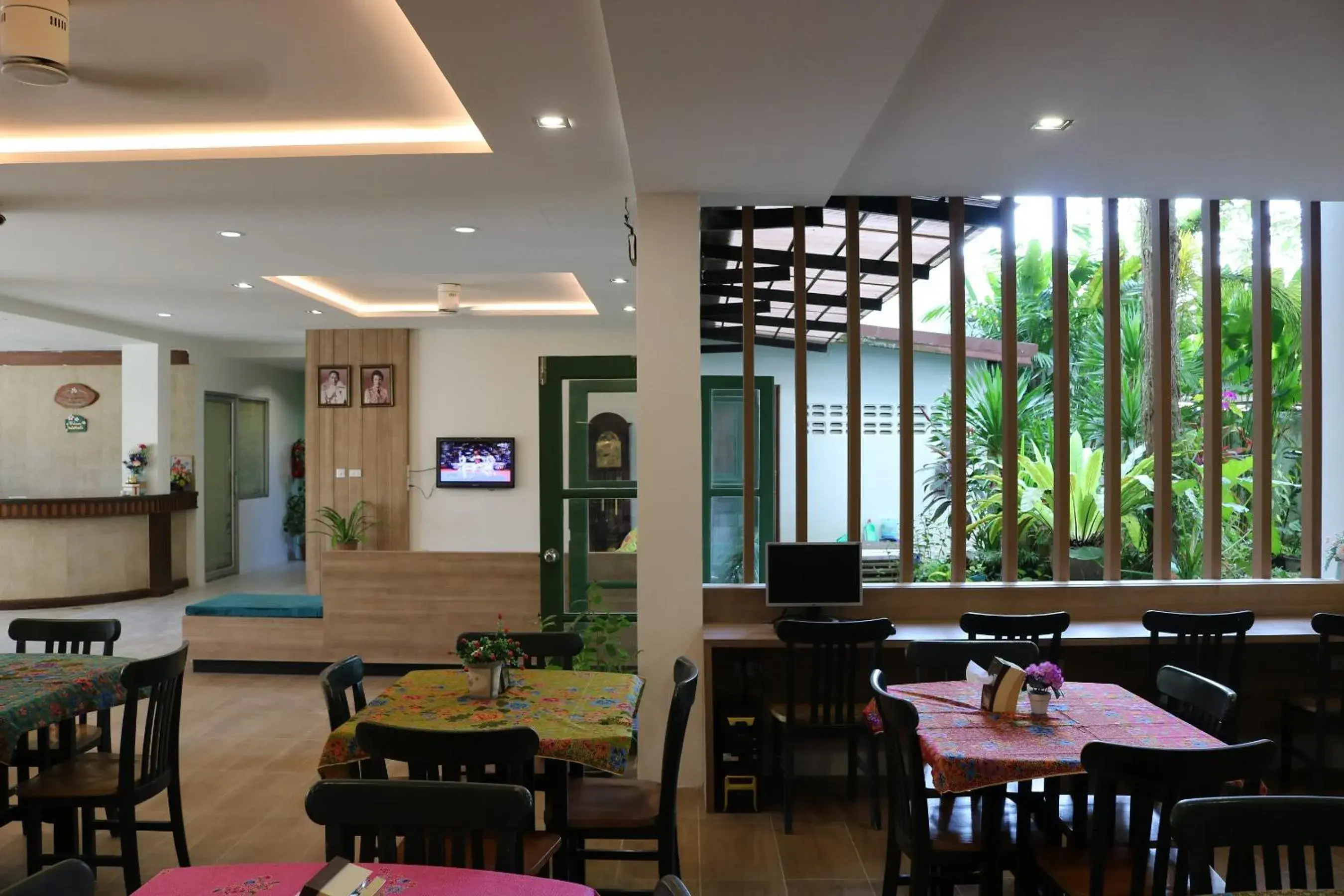 Lounge or bar in The Greenery Hotel Lounge or bar in The Greenery Hotel