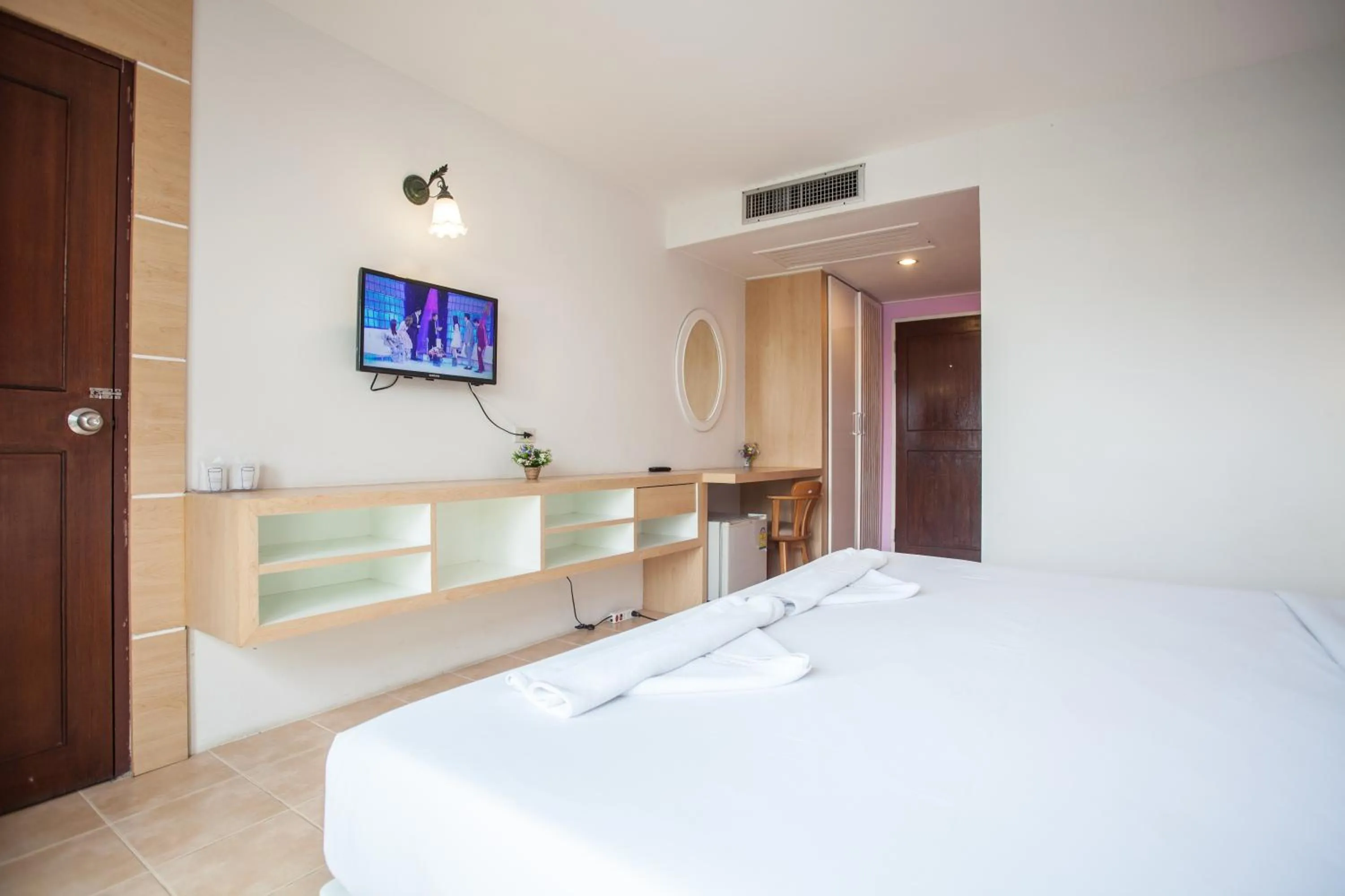 Photo of the whole room, Bed in The Greenery Hotel