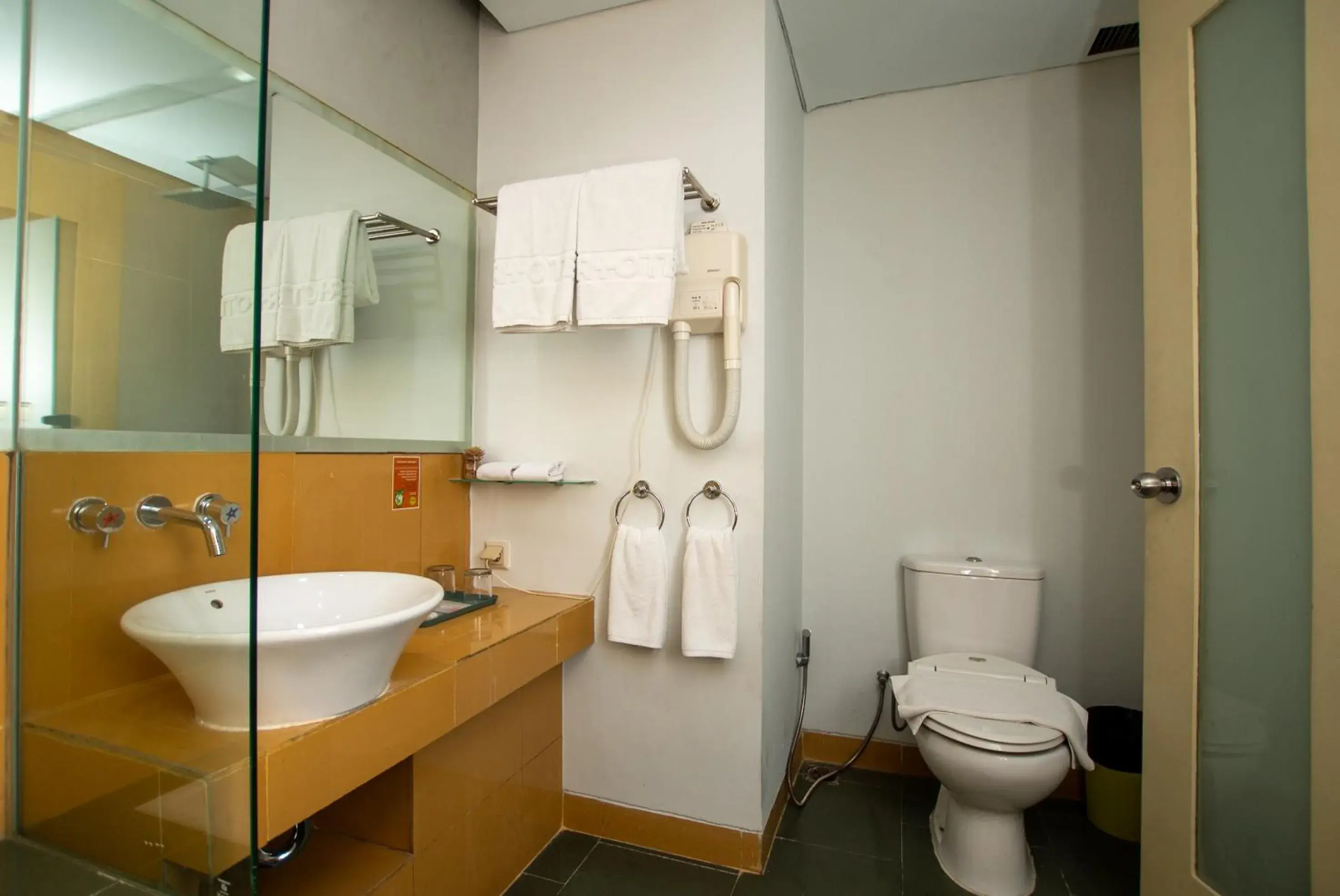 Bathroom in Sparks Life Jakarta, ARTOTEL Curated Bathroom in Sparks Life Jakarta, ARTOTEL Curated