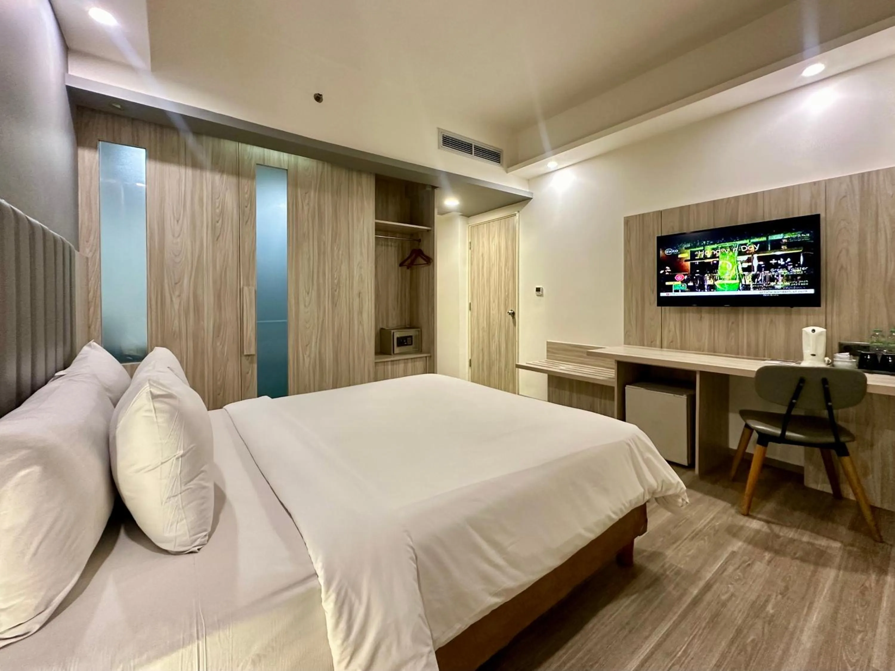 Bed in Sparks Life Jakarta, ARTOTEL Curated