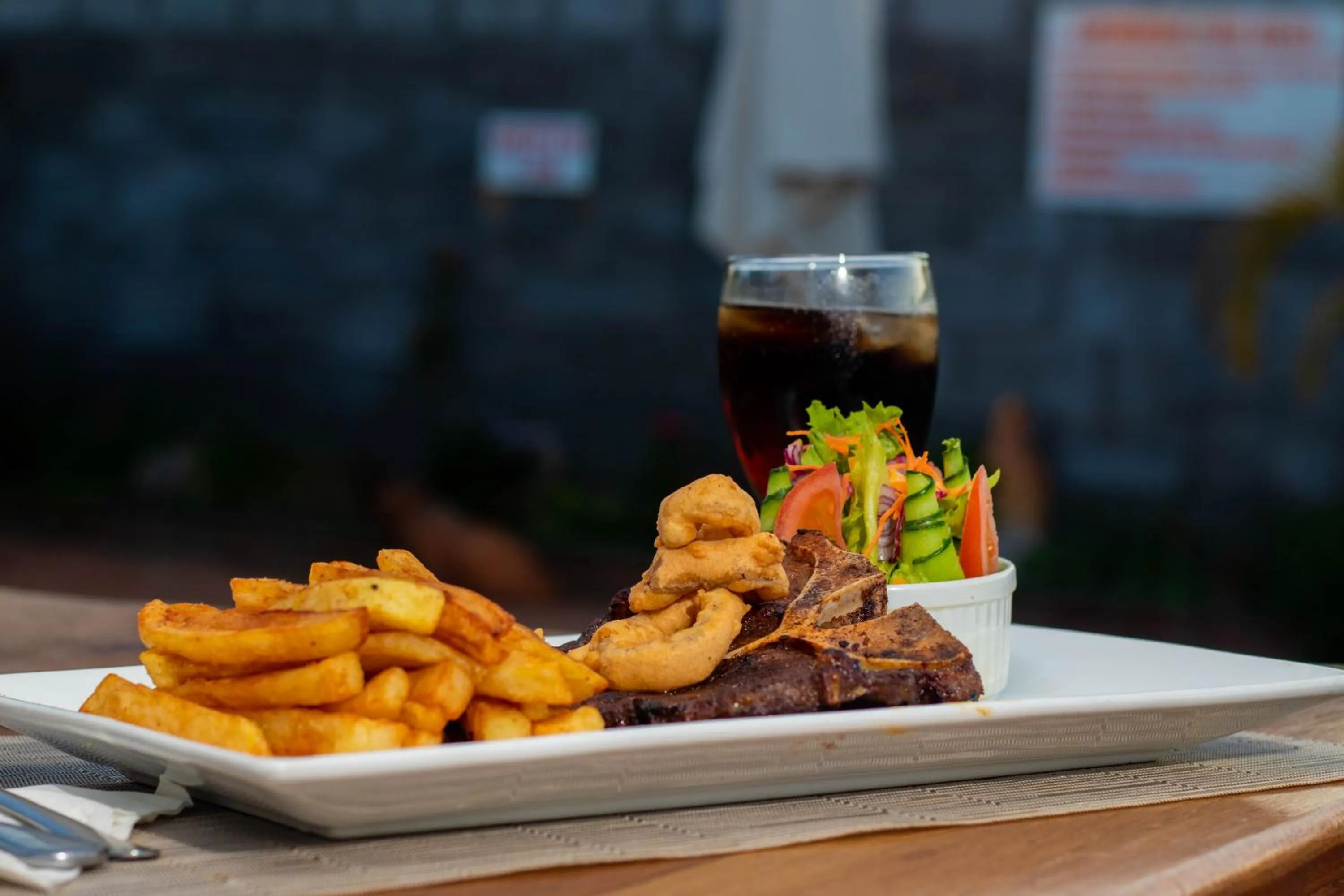 Food and drinks in Dzimbahwe Guest Lodge