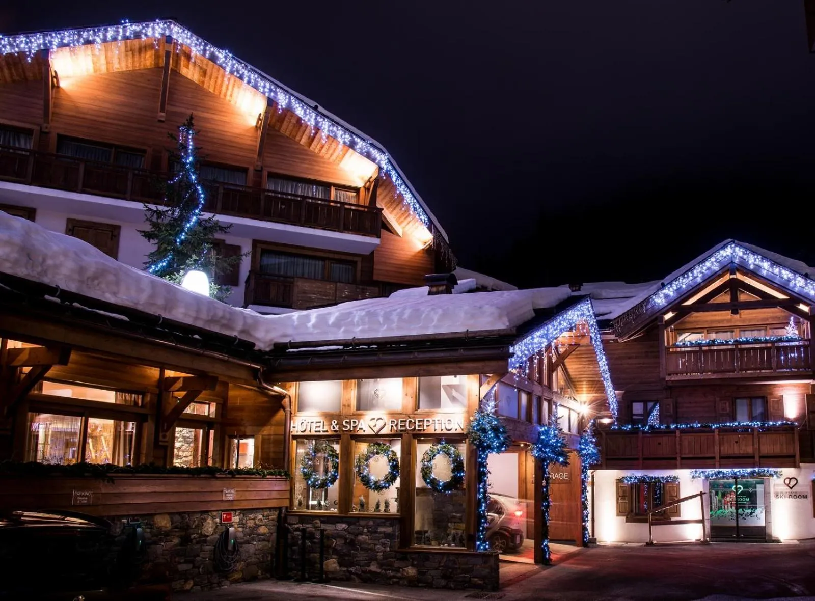 Property building in Au Coeur du Village