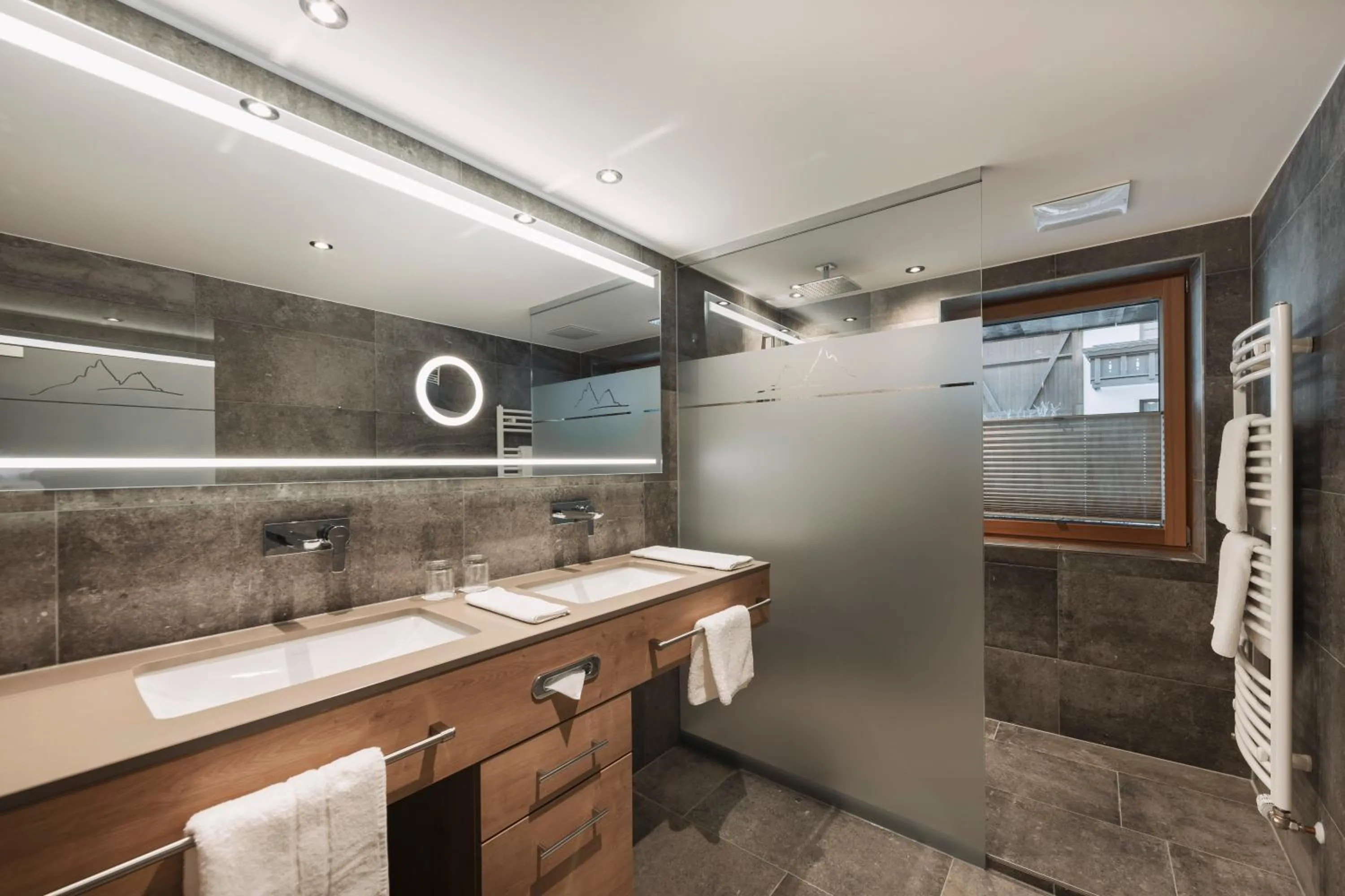 Shower in Hotel Piz Buin