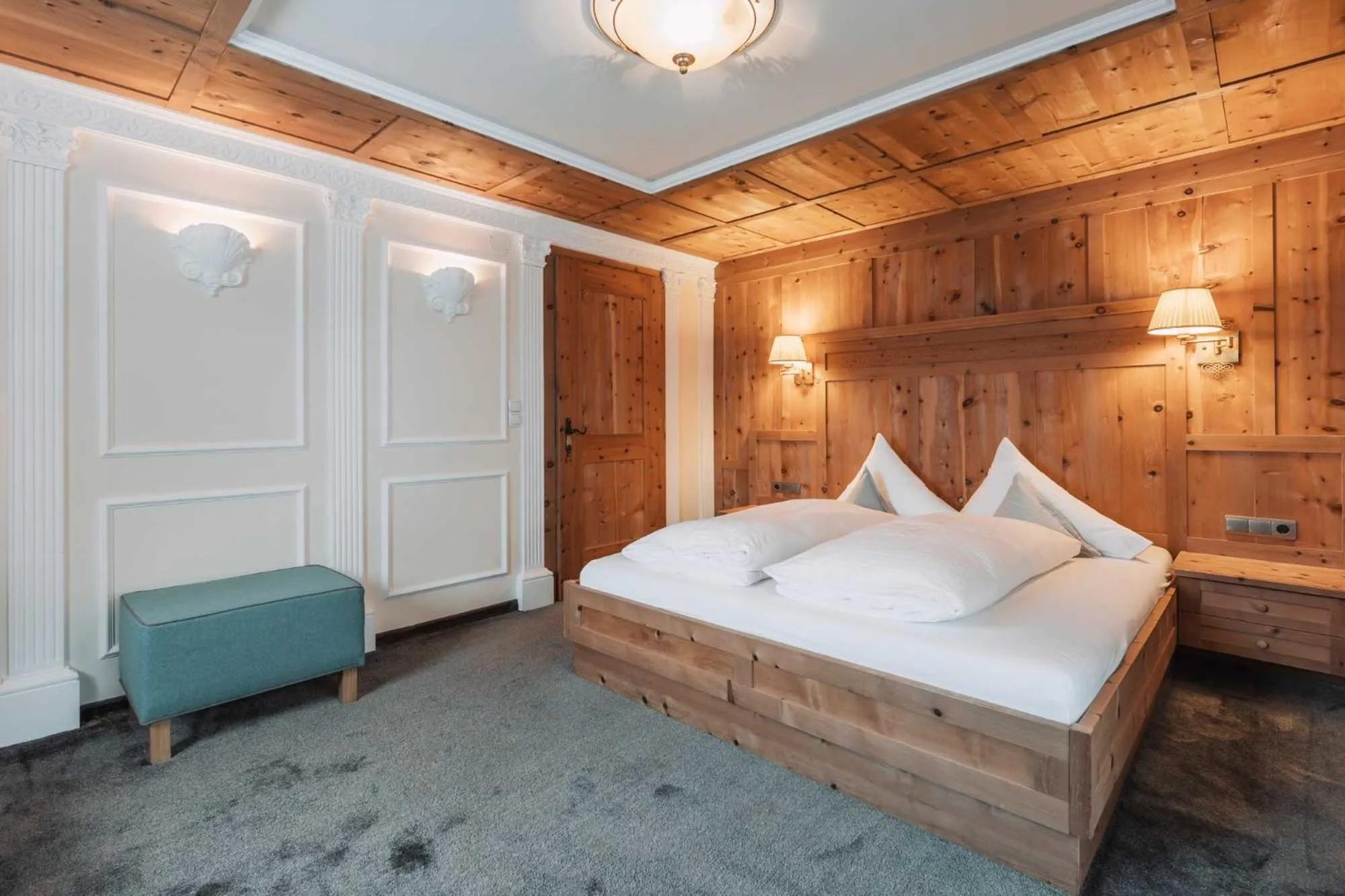 Photo of the whole room, Bed in Hotel Piz Buin