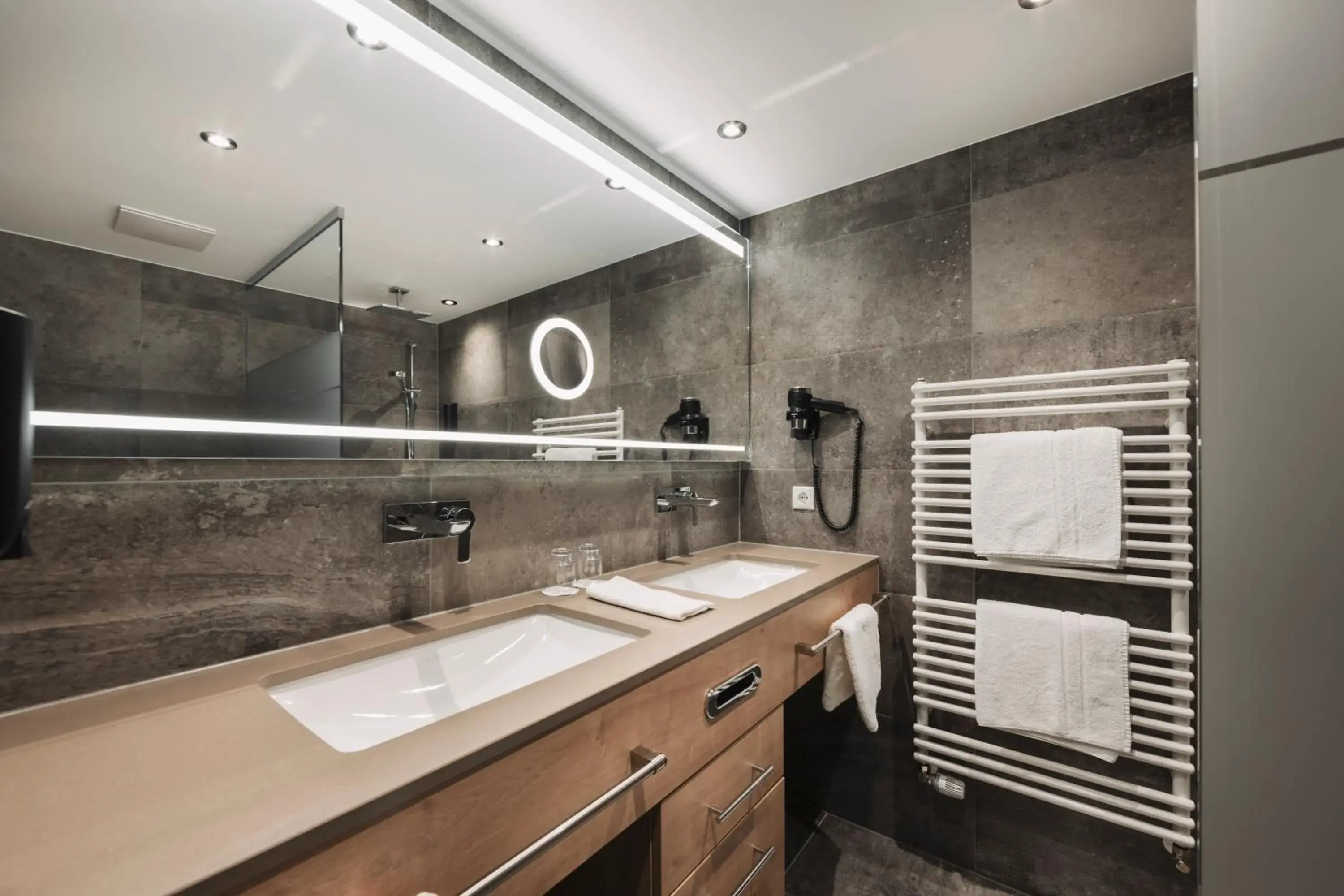 Shower, Bathroom in Hotel Piz Buin