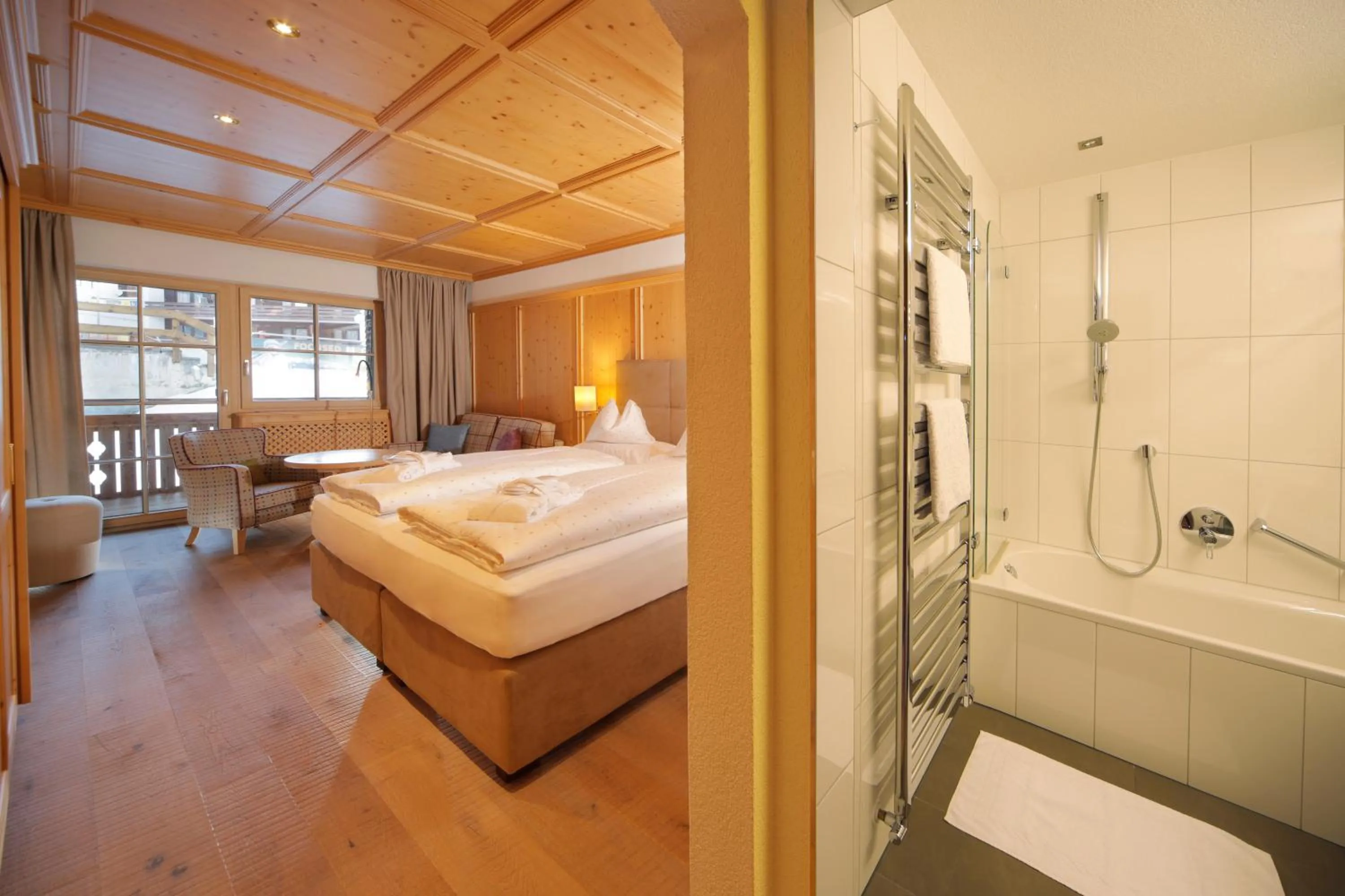 Restaurant/places to eat, Bed in Hotel Petersboden