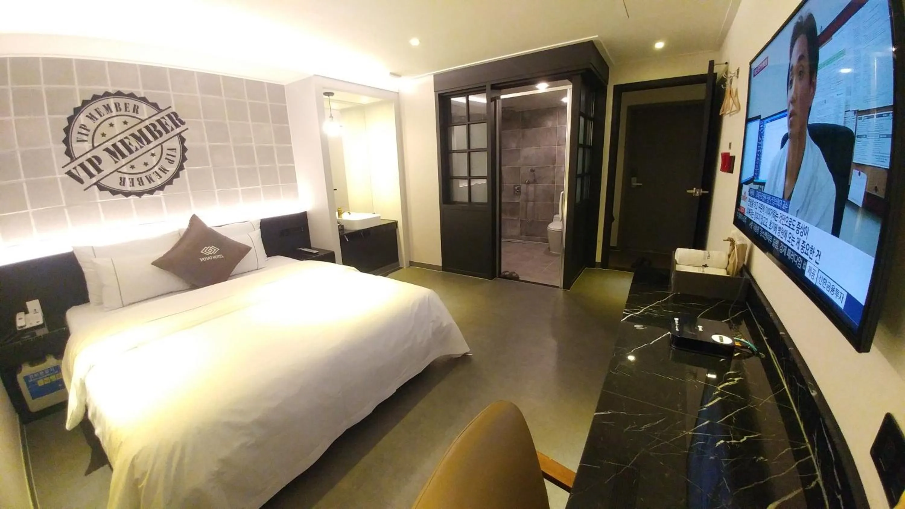 Breakfast, Bed in Vovo Hotel