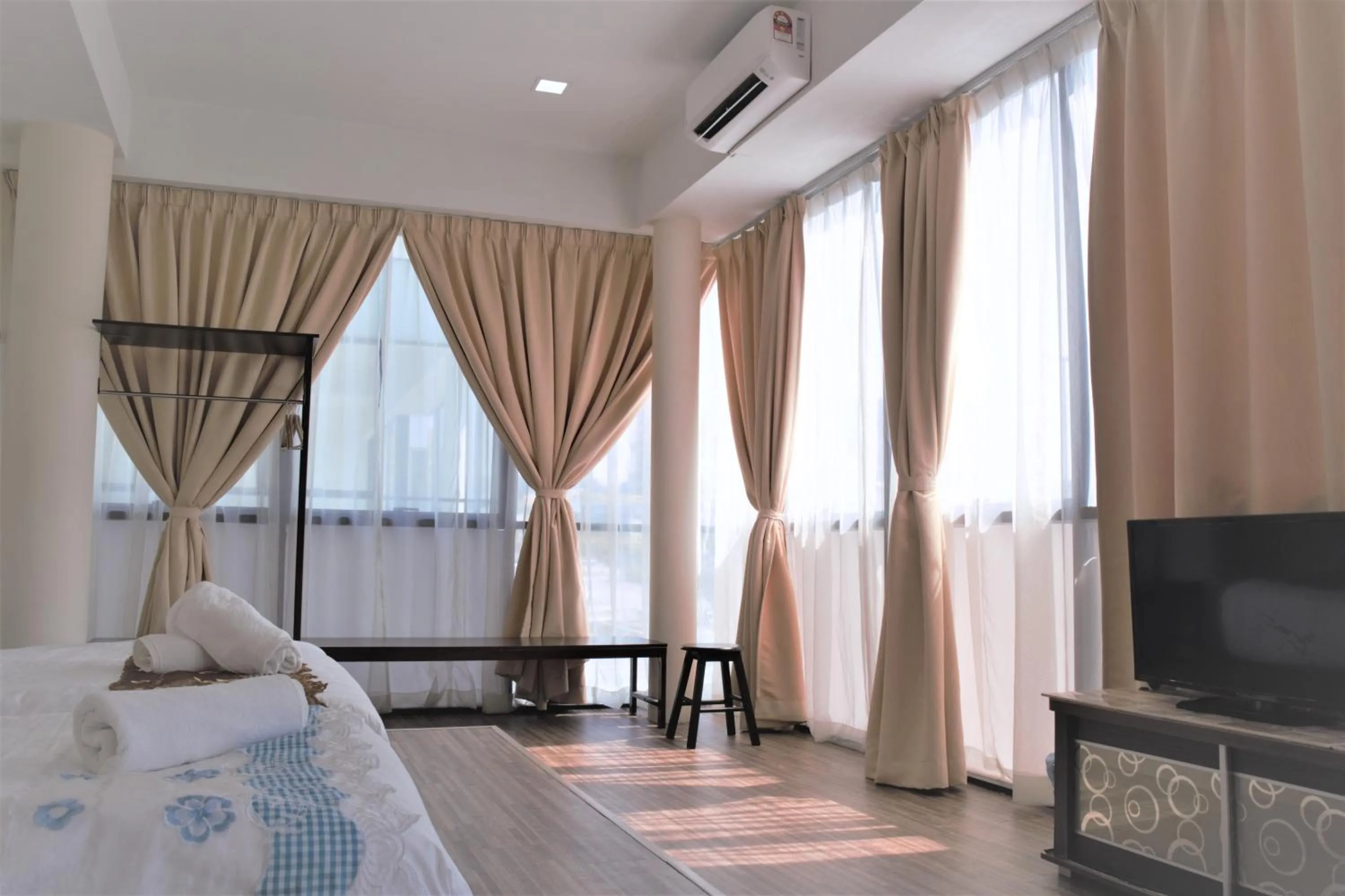 Bed in S8 Boutique Hotel near KLIA 1 & KLIA 2