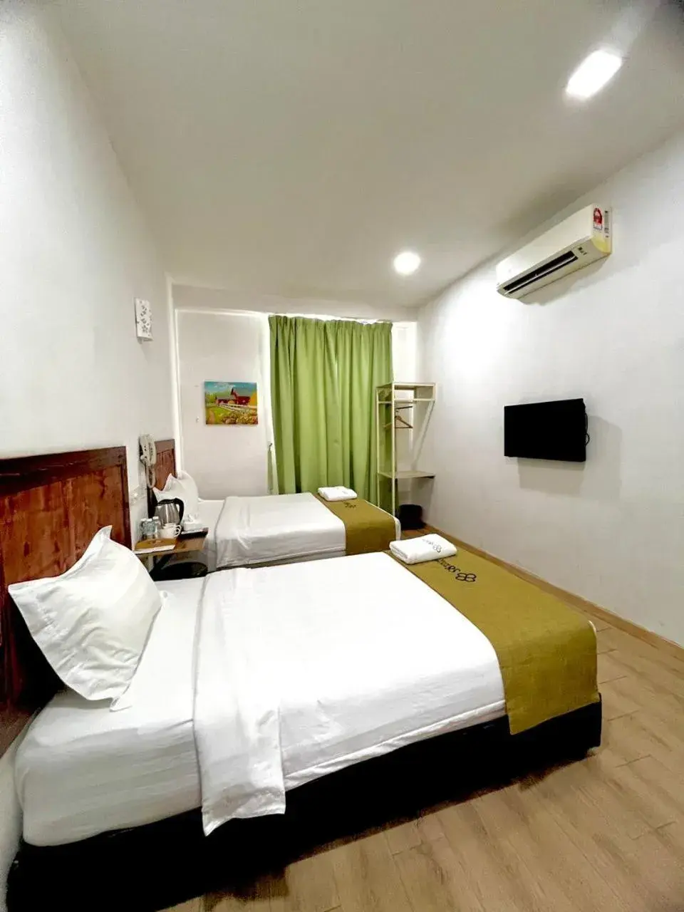 Comfort Triple Room in S8 Boutique Hotel near KLIA 1 & KLIA 2 Comfort Triple Room in S8 Boutique Hotel near KLIA 1 & KLIA 2