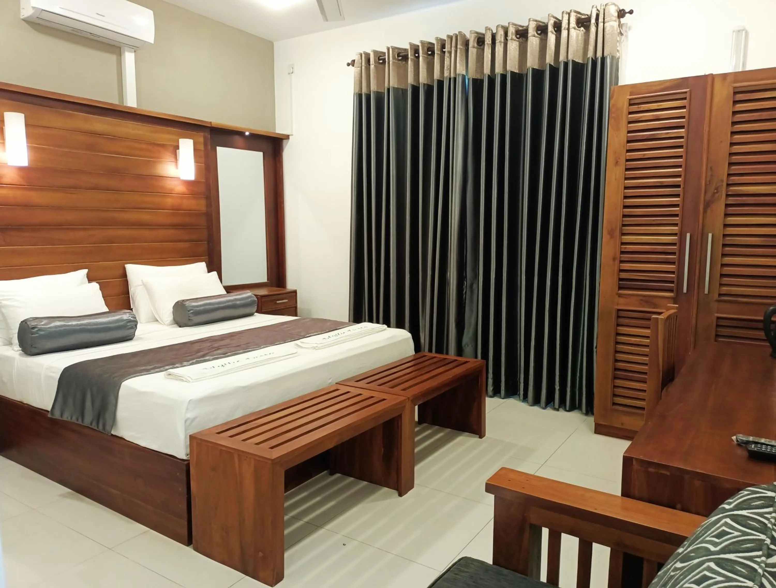 Photo of the whole room, Bed in Idyllic Vista