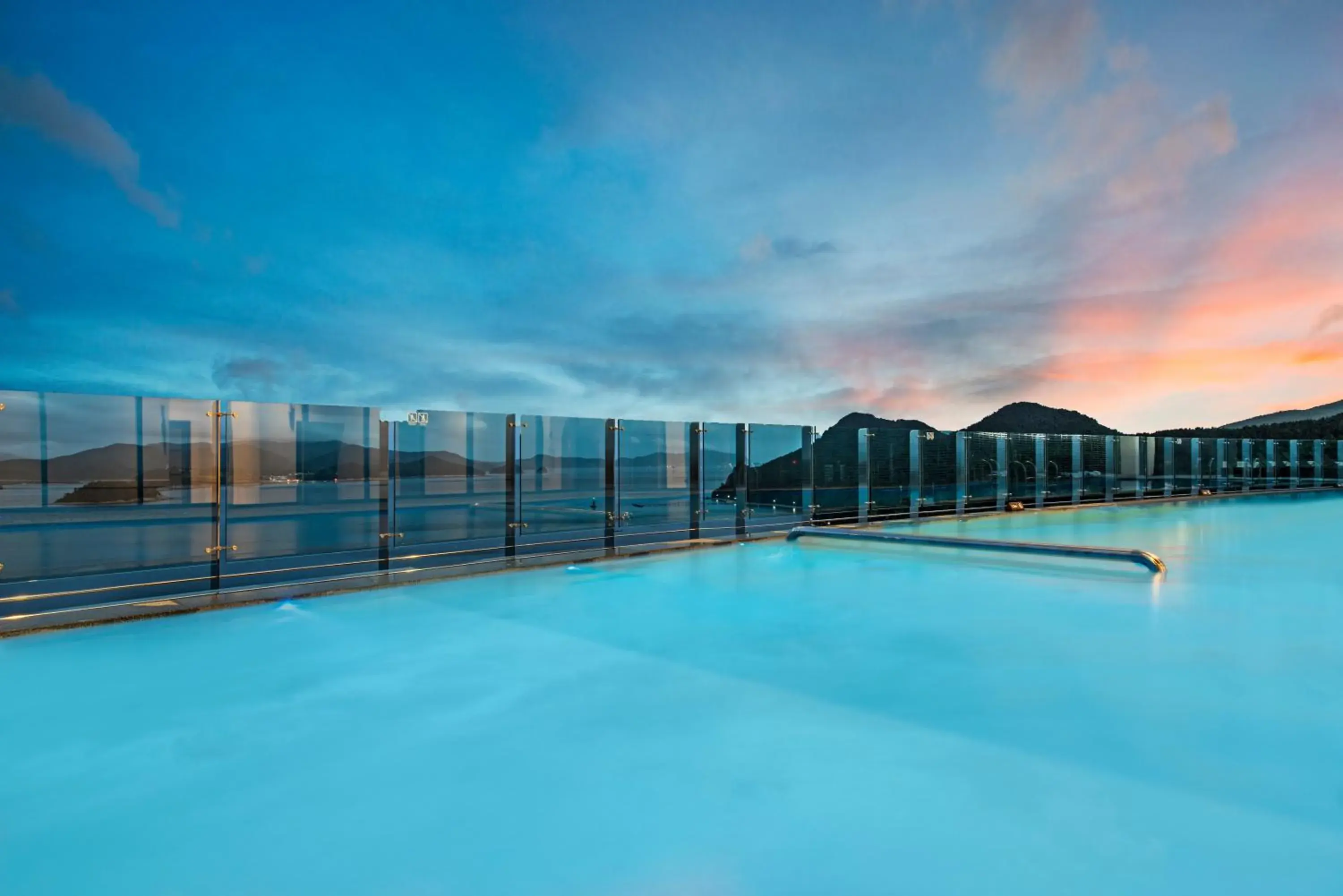 Swimming pool in Stanford Hotel&Resort Tongyeong Swimming pool in Stanford Hotel&Resort Tongyeong