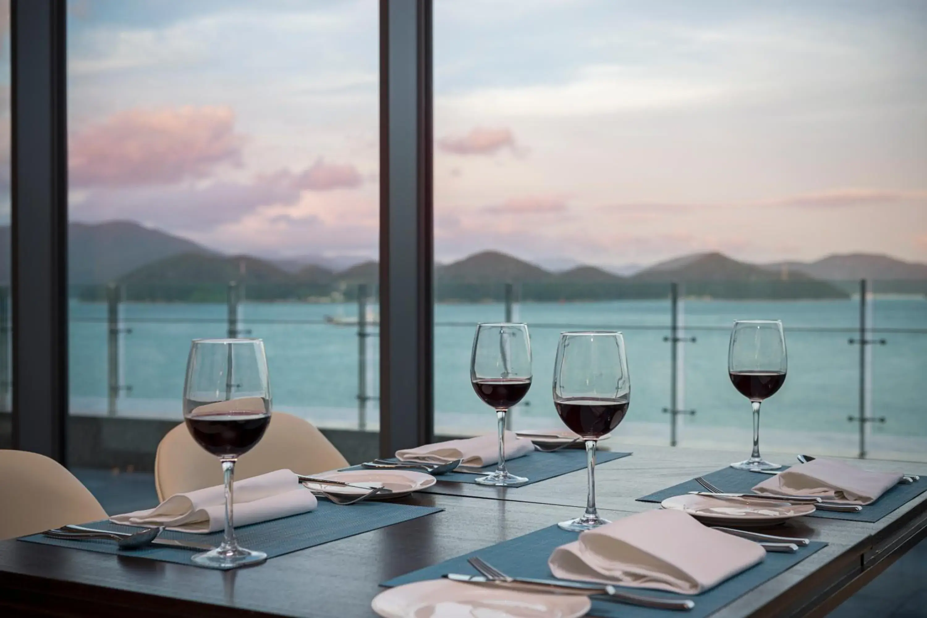 Restaurant/places to eat in Stanford Hotel&Resort Tongyeong Restaurant/places to eat in Stanford Hotel&Resort Tongyeong