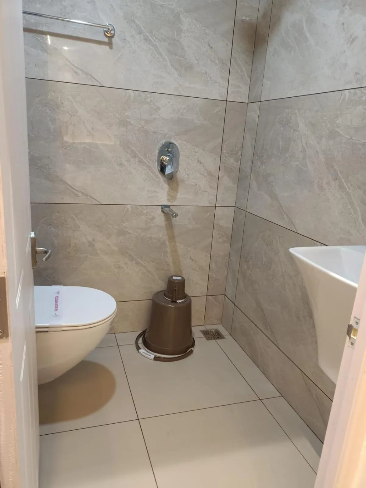 Shower in Hotel Citywalk Residency