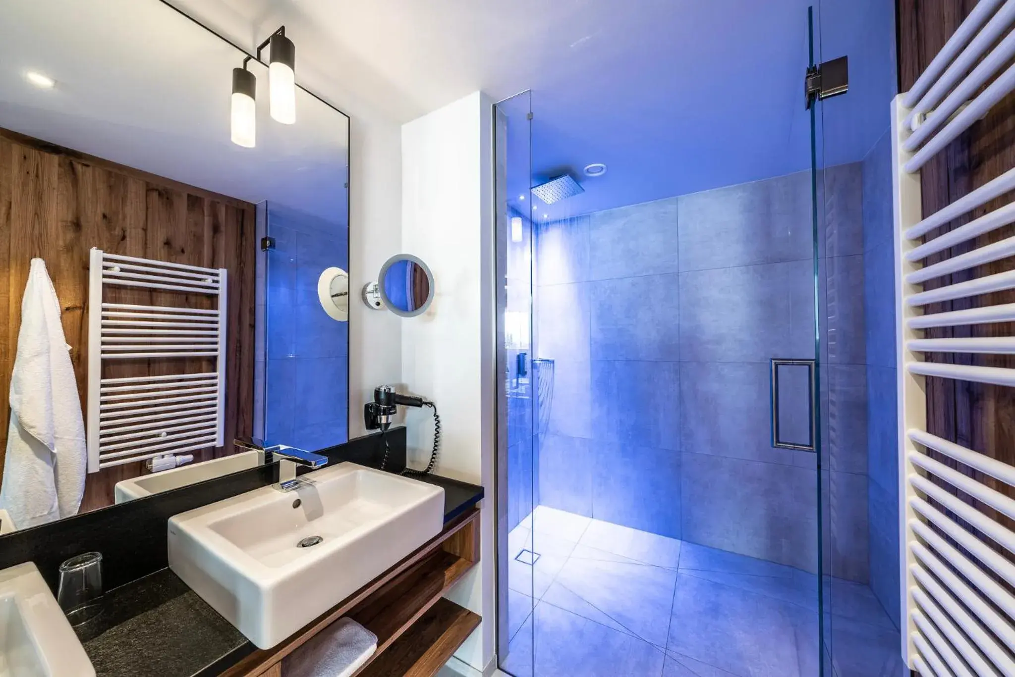 Junior Suite in Dolomiten Residenz - Sporthotel Sillian Junior Suite in Dolomiten Residenz - Sporthotel Sillian