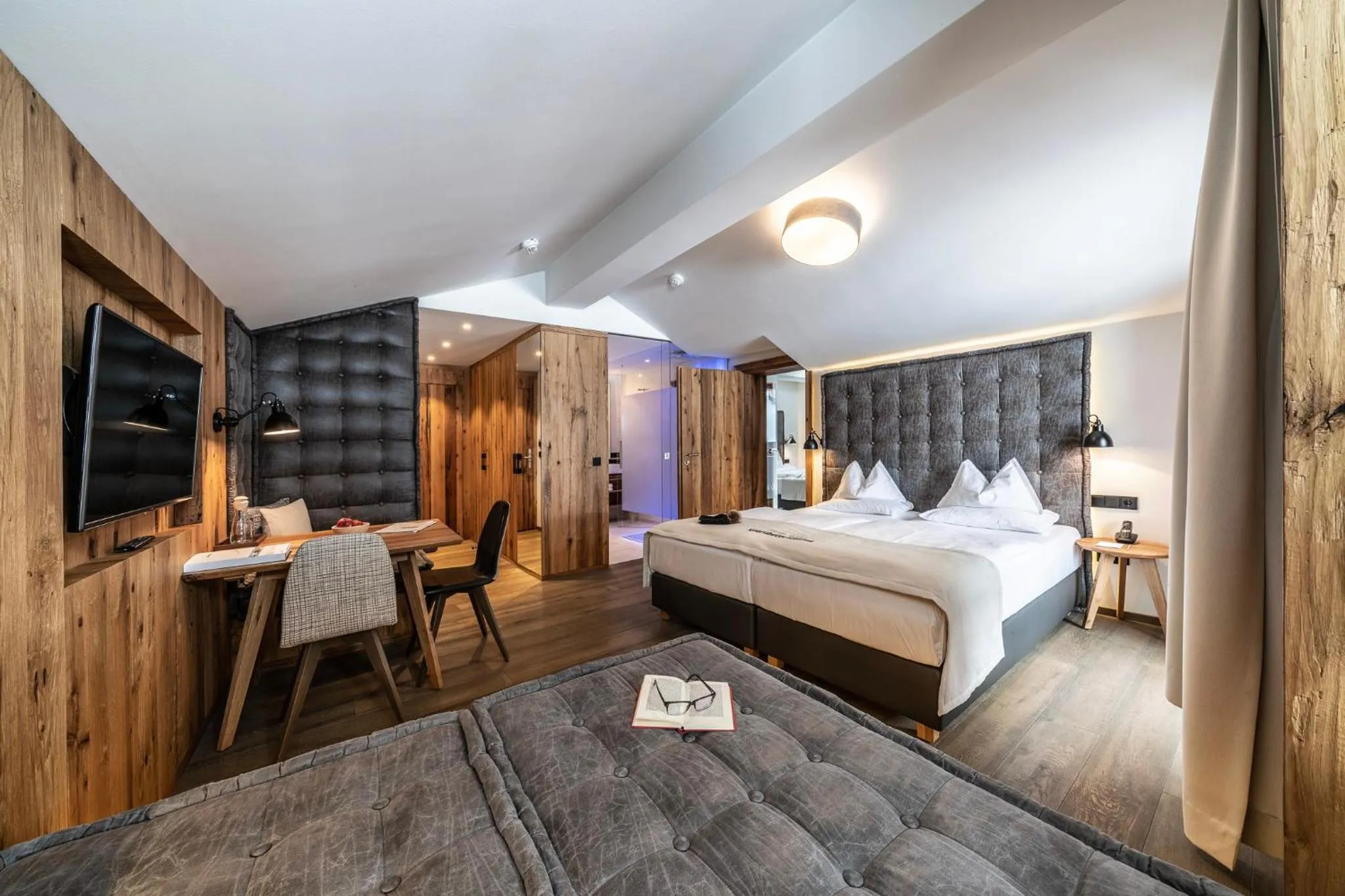 Photo of the whole room, Bed in Dolomiten Residenz - Sporthotel Sillian