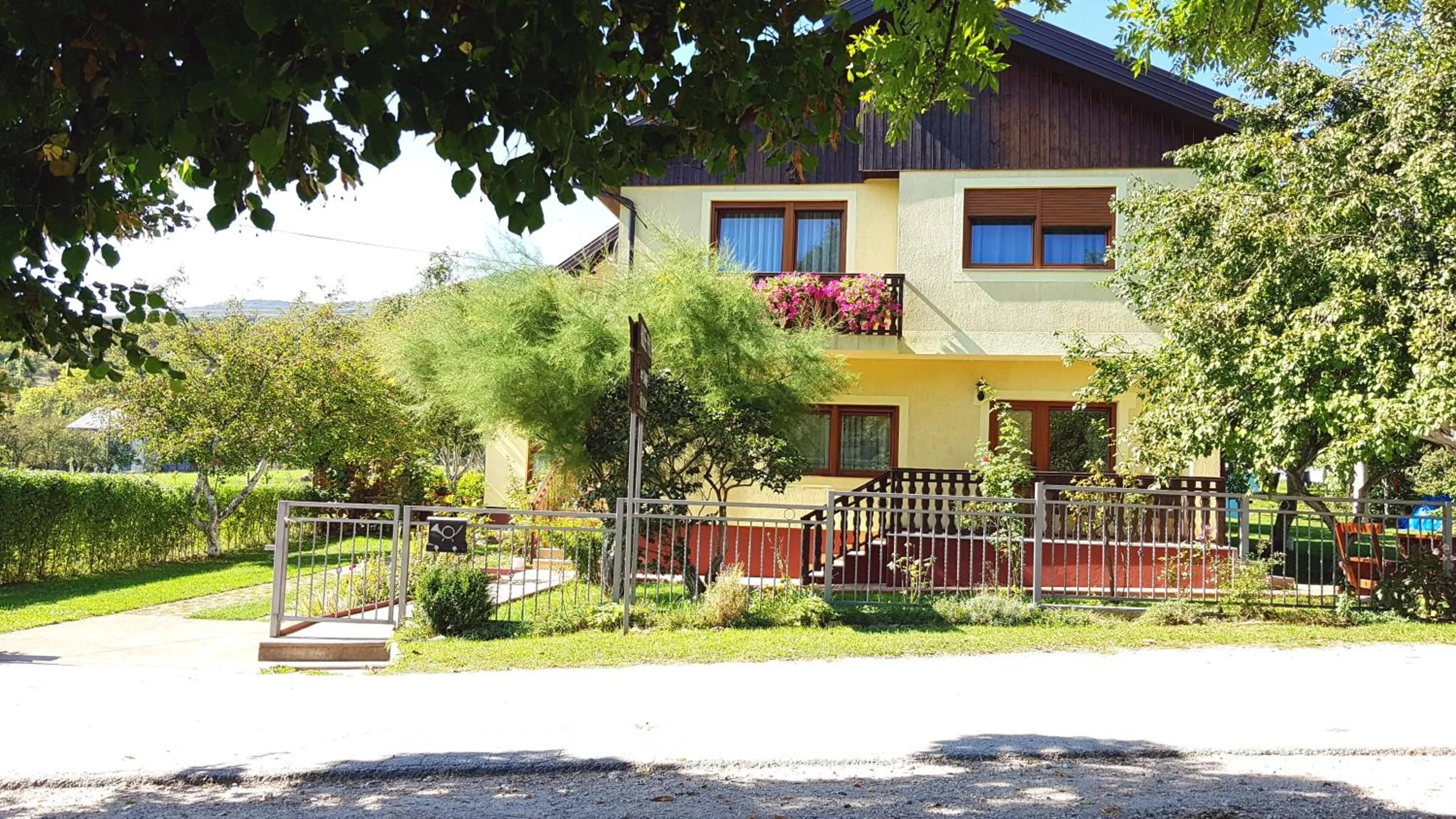 Facade/entrance in St George B&B
