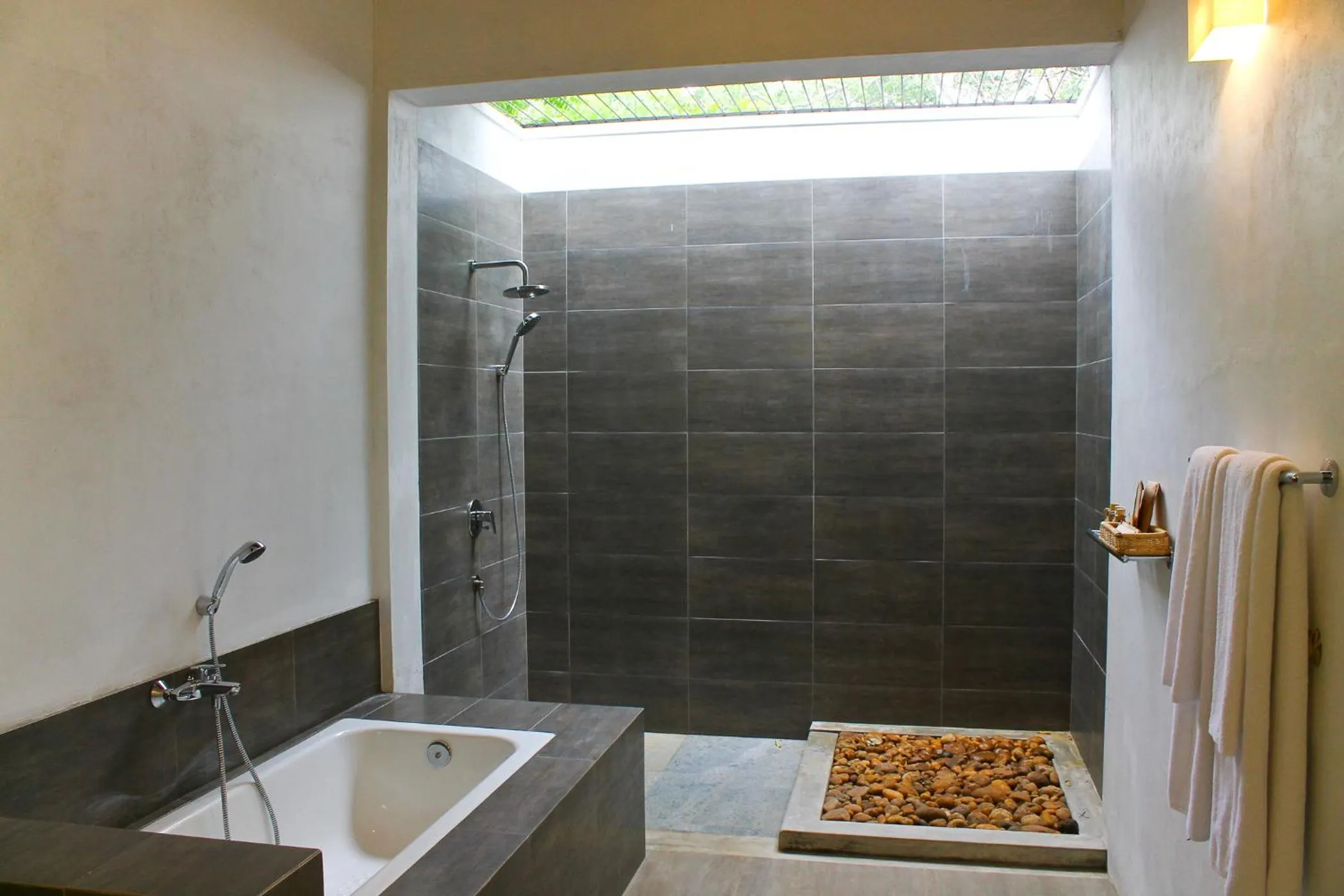 Bathroom in Ehalagala Lake Resort