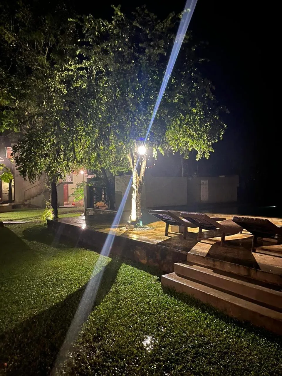 Night in Ehalagala Lake Resort