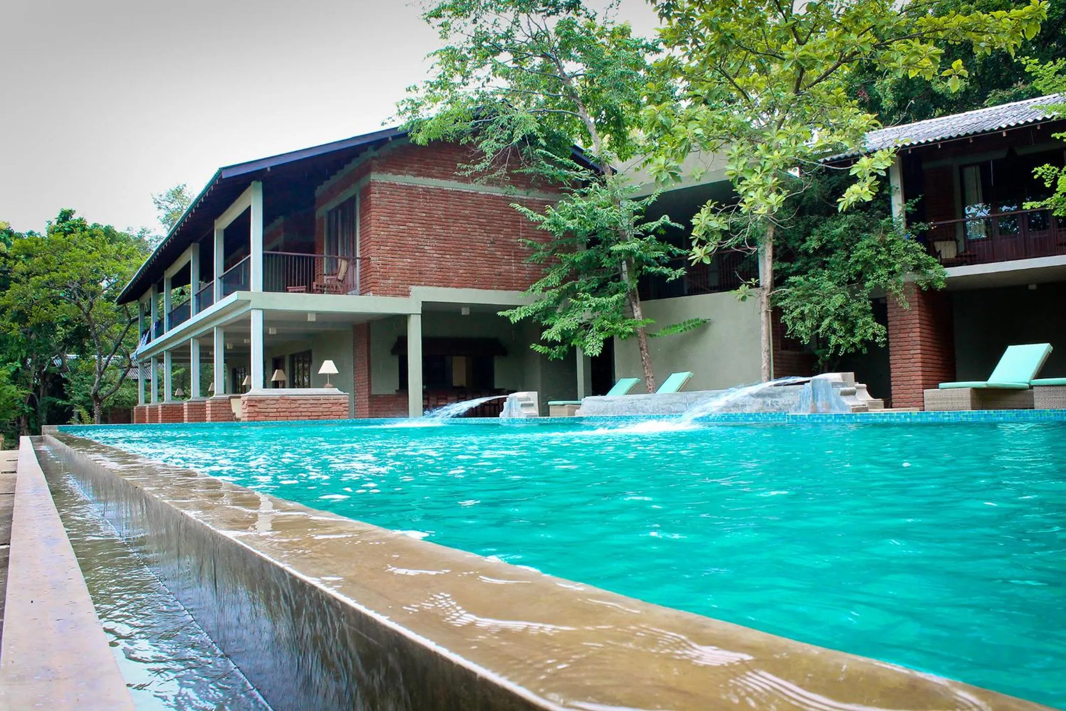 Property building in Ehalagala Lake Resort