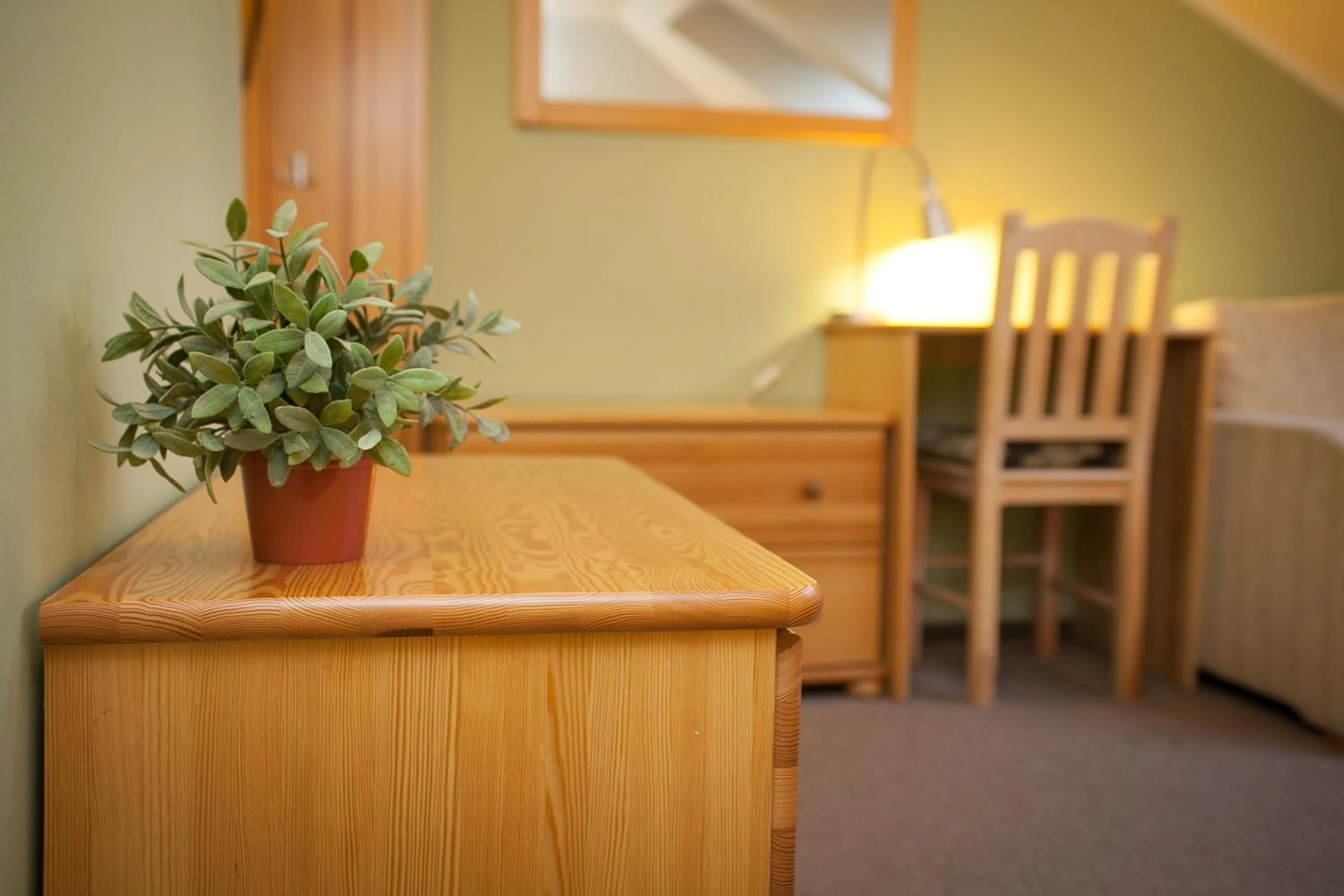 Photo of the whole room, Bed in H31