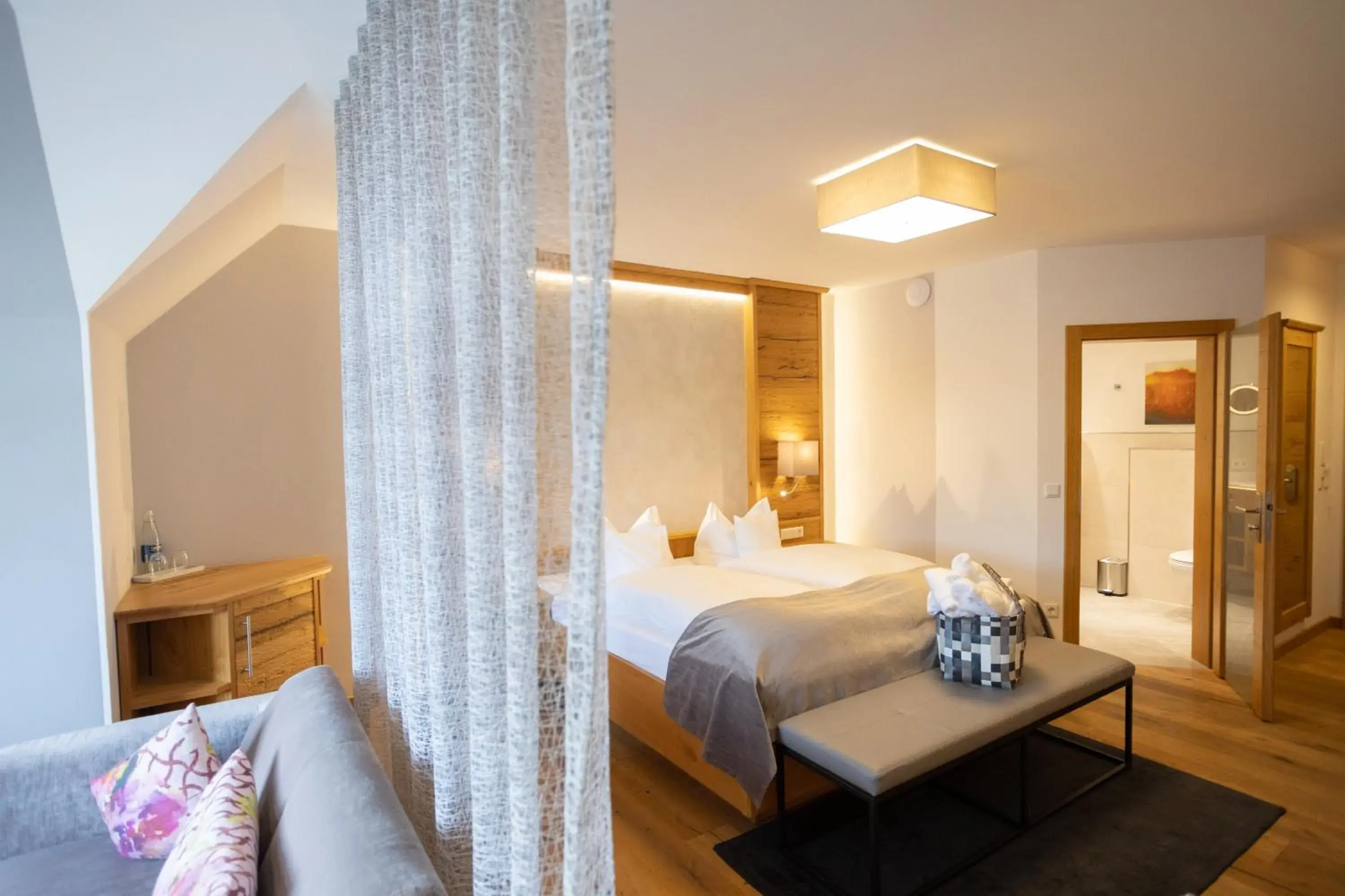 Large Double Room in Romantikhotel Platte Large Double Room in Romantikhotel Platte