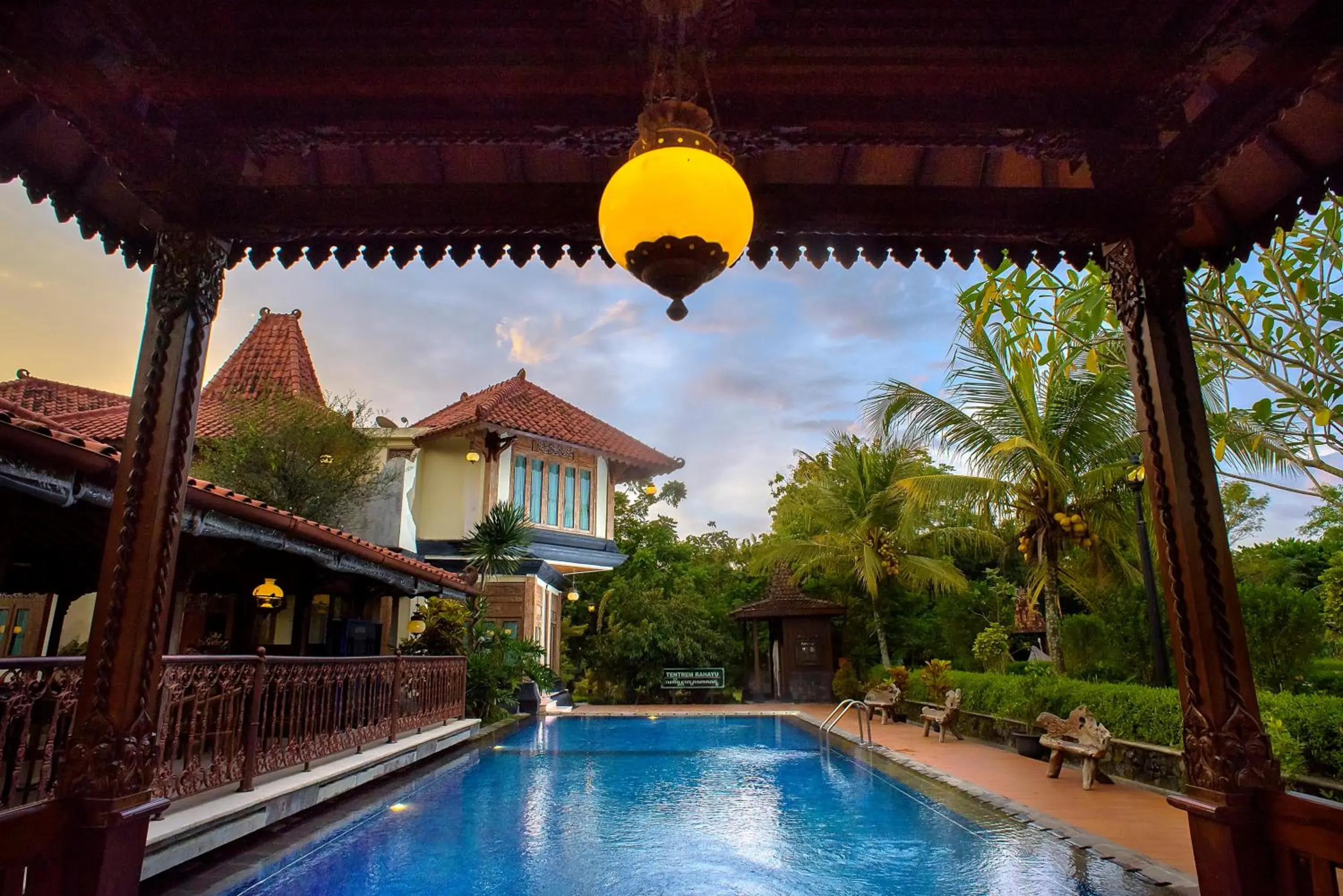 Swimming pool in Java Village Resort by HOMEE Yogyakarta Swimming pool in Java Village Resort by HOMEE Yogyakarta