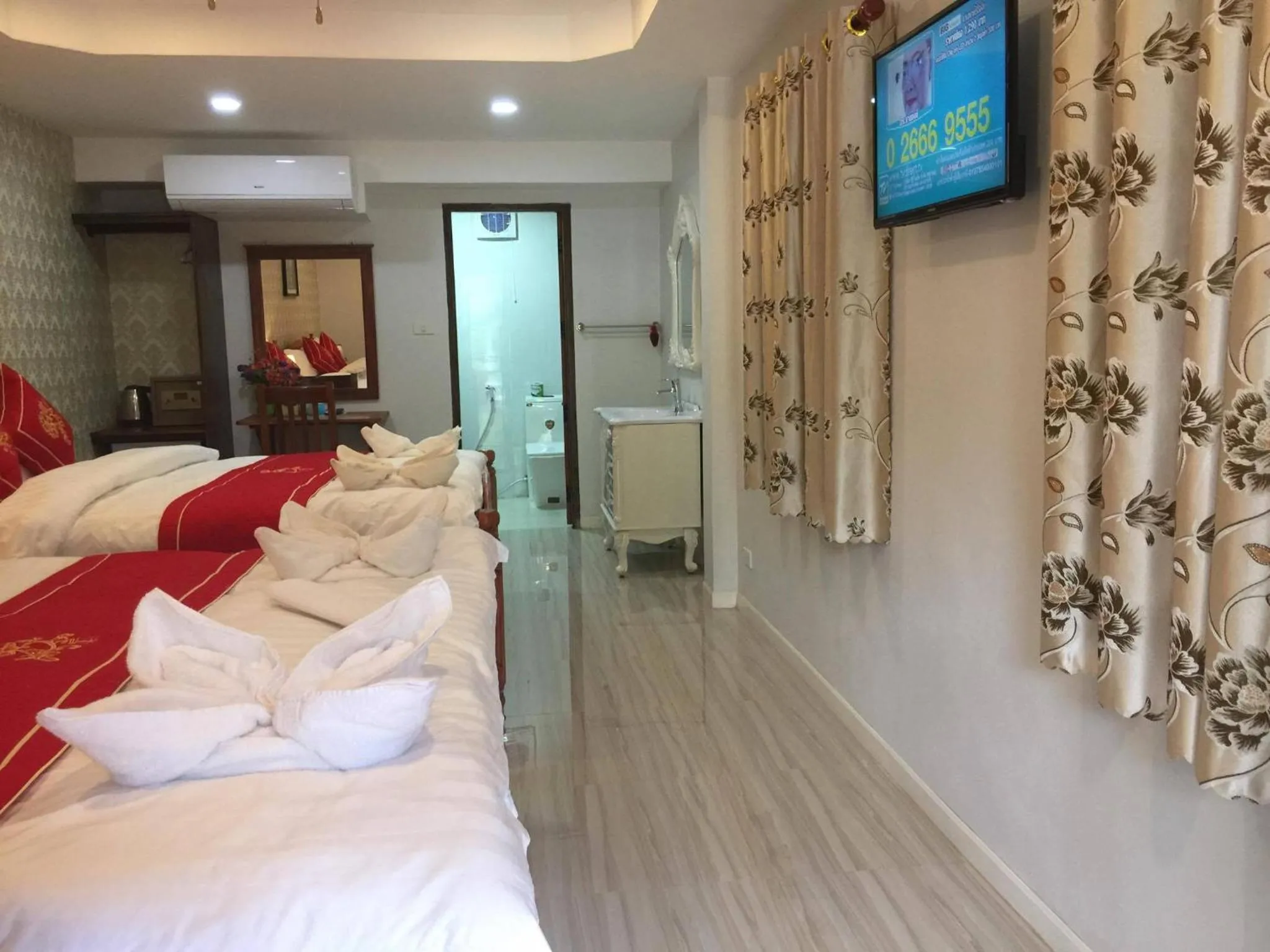 Bed in Golden Lotus Namkhan View